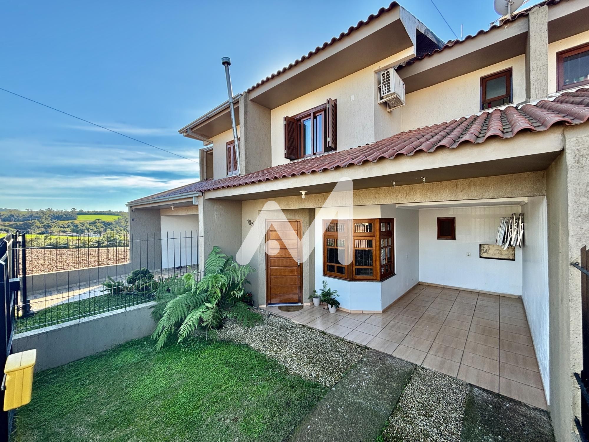 Sobrado com 87m² e 2 dormitórios no bairro Floresta em Lajeado para Comprar