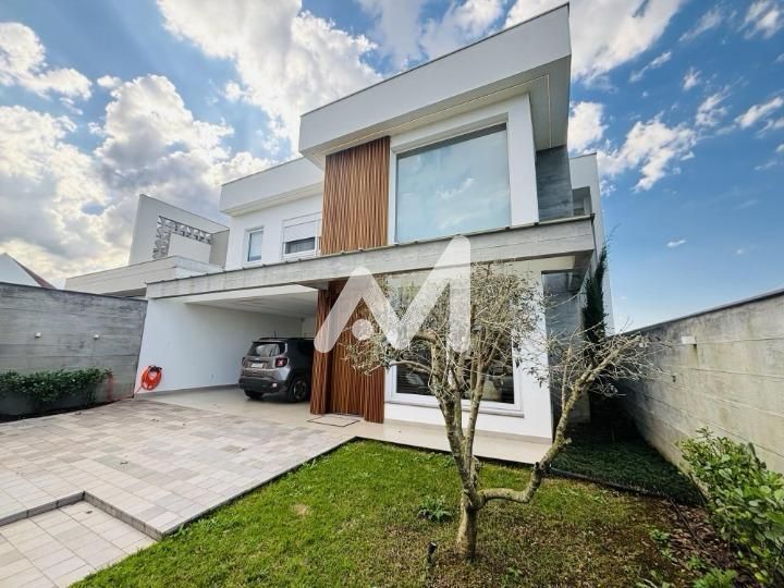 Casa com 385m² e 3 dormitórios no bairro Universitário em Lajeado para Comprar
