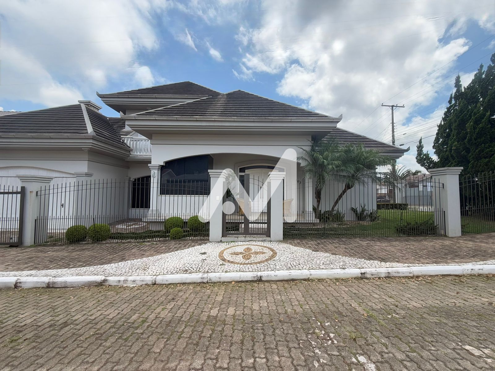 Casa com 229m² e 5 dormitórios no bairro Universitário em Lajeado para Comprar