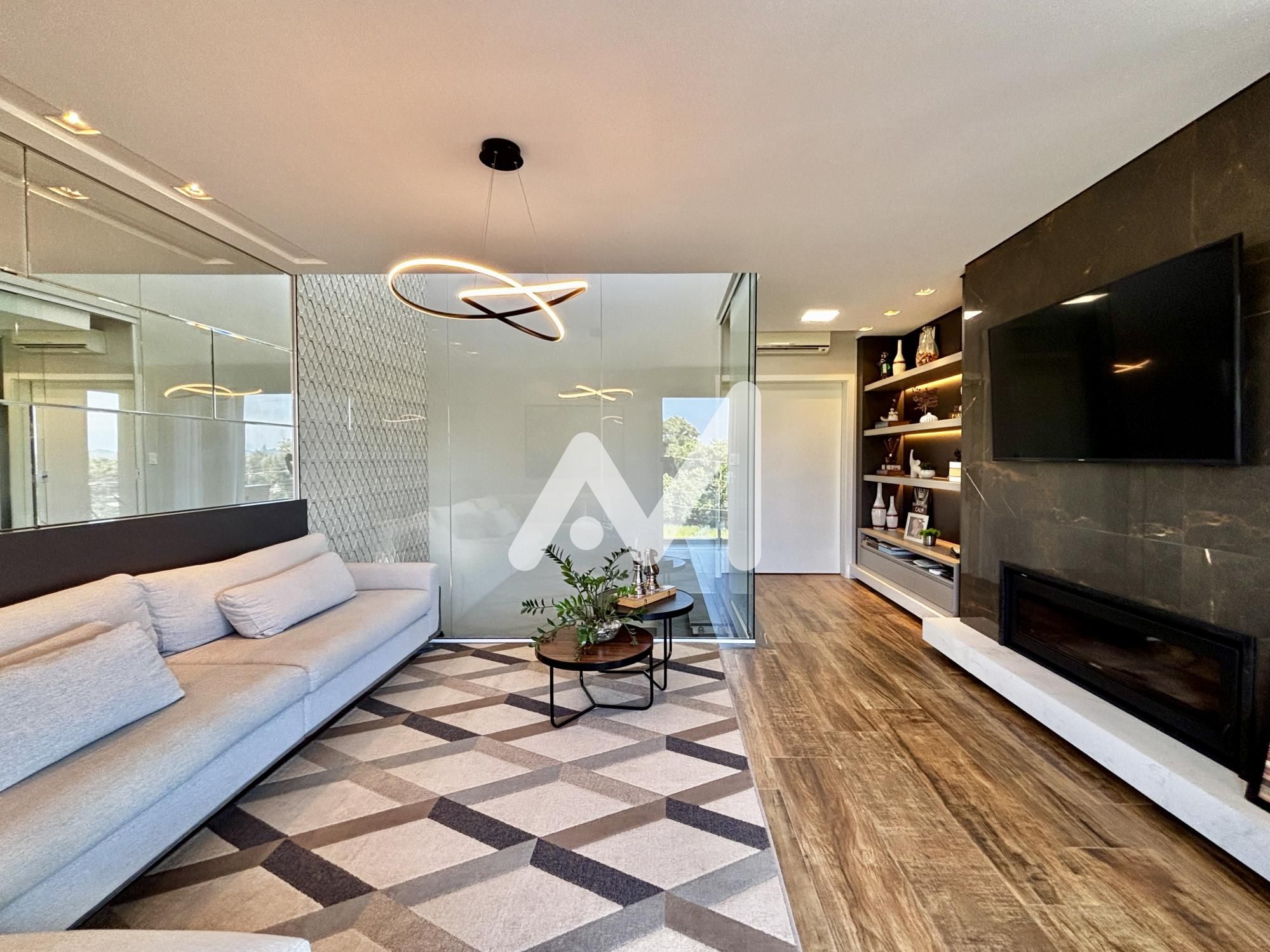 Casa com 274m² e 3 dormitórios no bairro Universitário em Lajeado para Comprar