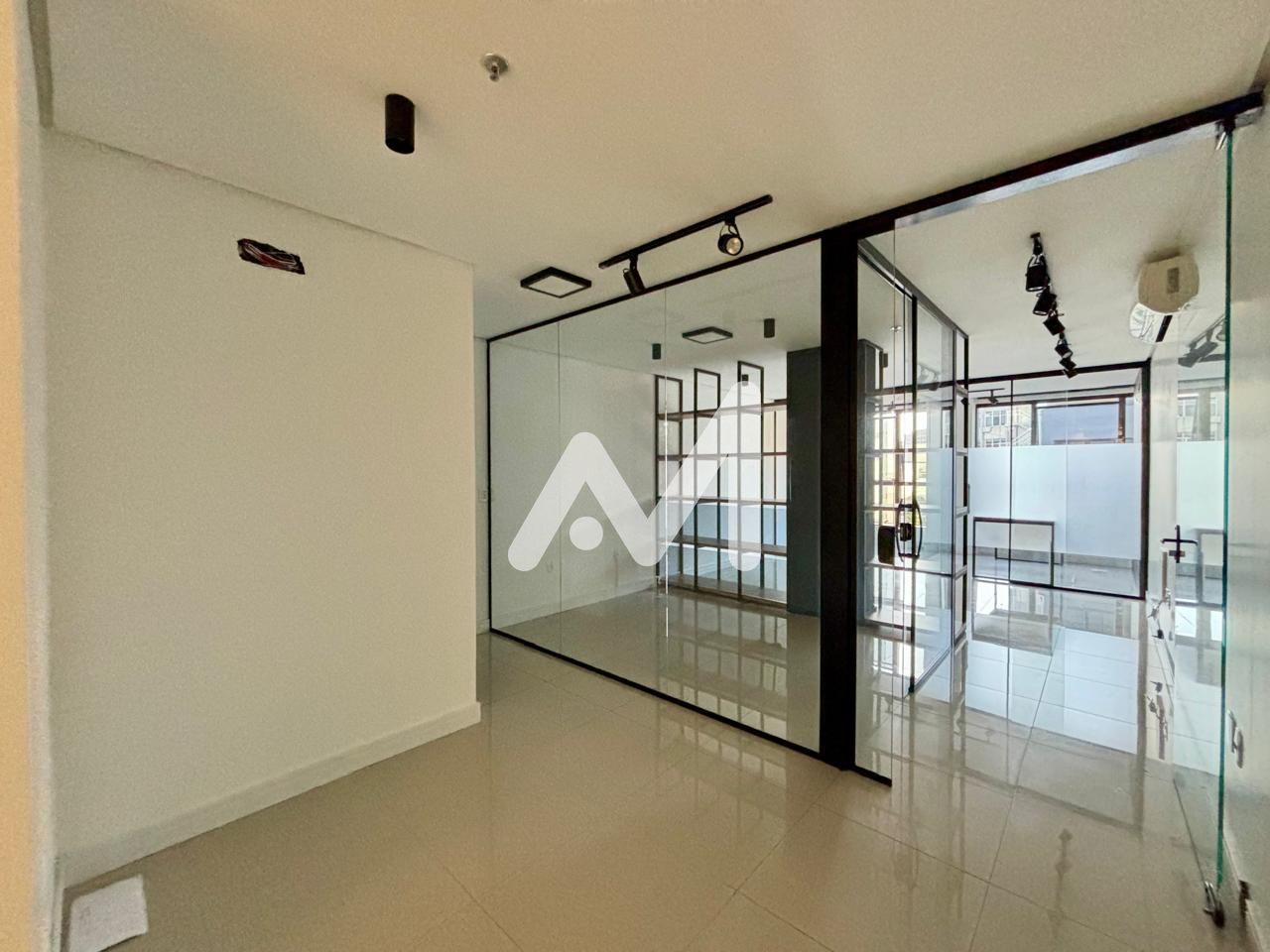Sala Comercial com 60m² no bairro Centro em Lajeado para Comprar ou Alugar
