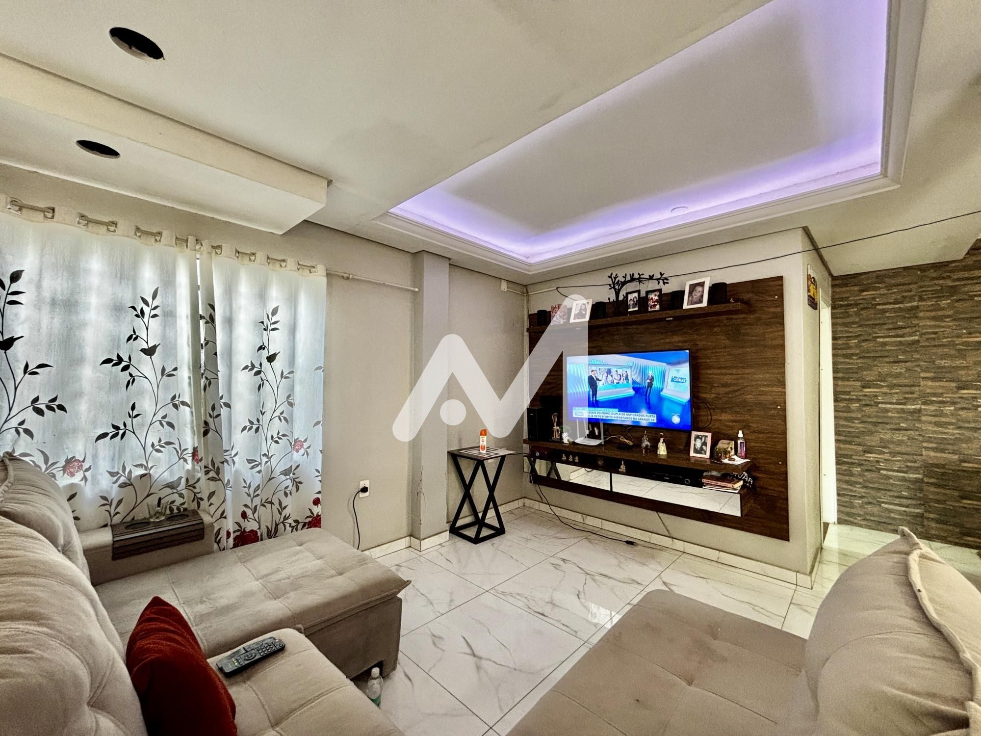 Casa com 188m² e 4 dormitórios no bairro Universitário em Lajeado para Comprar