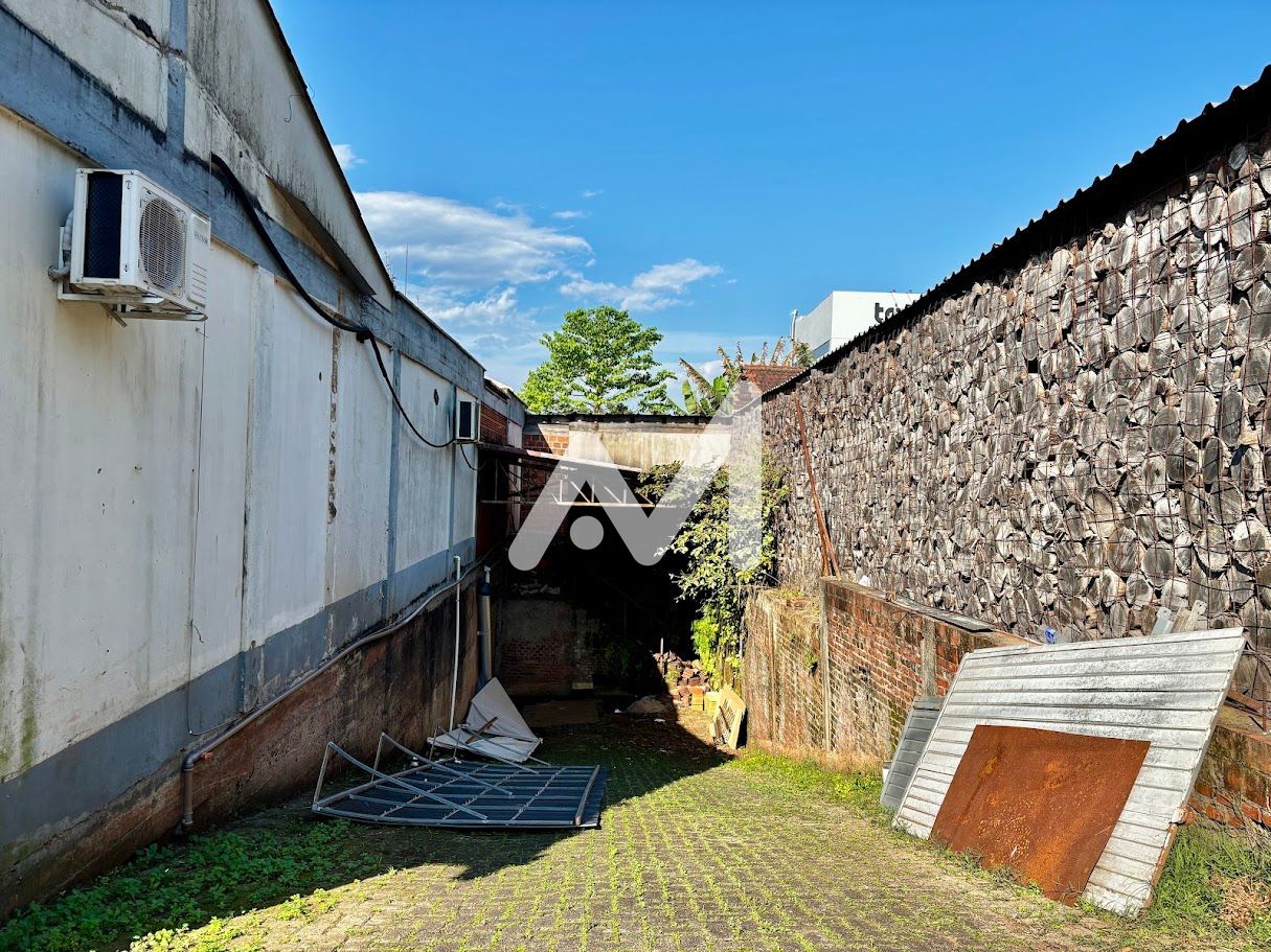 Casa Comercial com 289m² e 1 dormitório no bairro São Cristóvão em Lajeado para Alugar