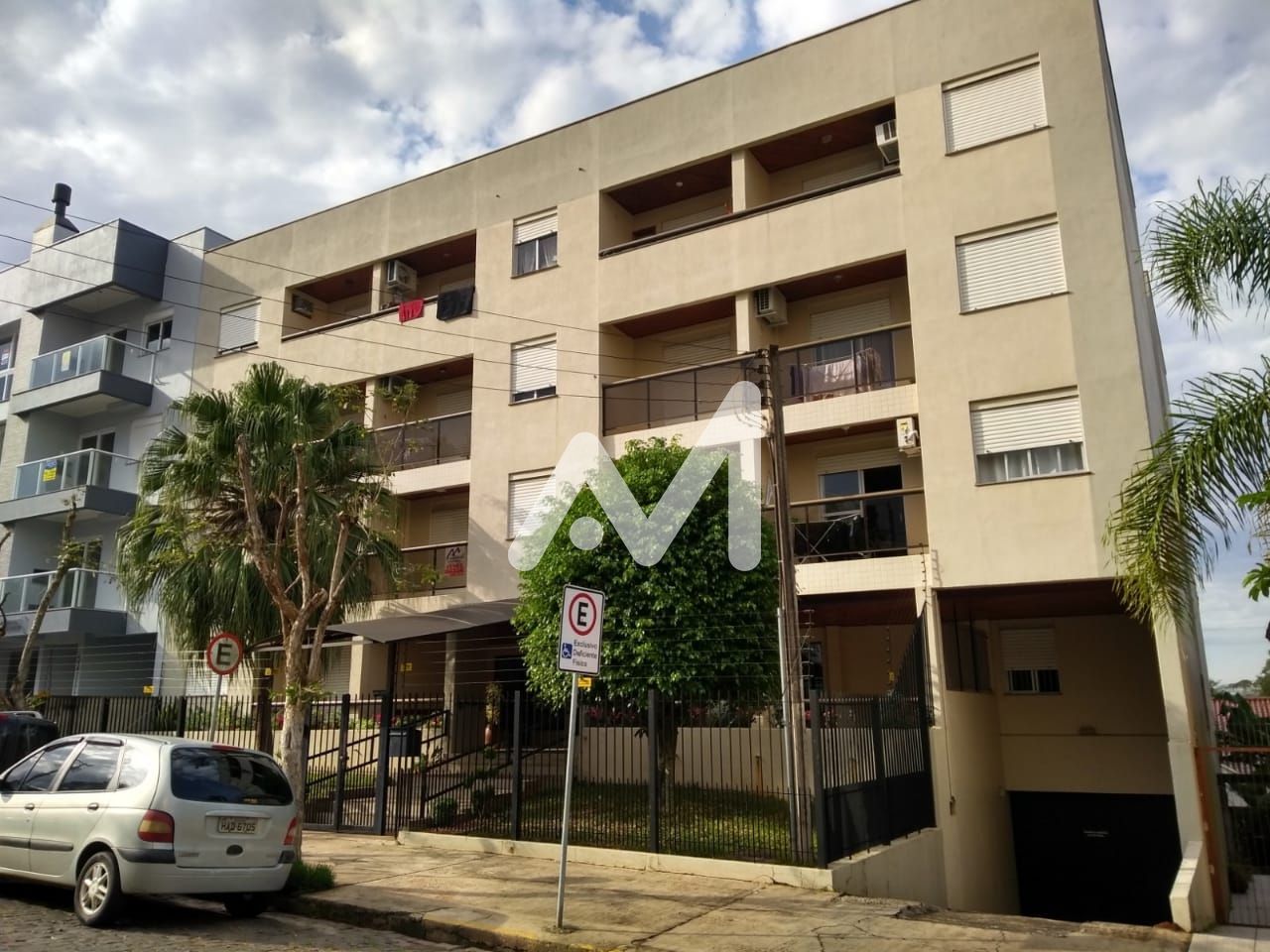 Apartamento com 78m² e 2 dormitórios no bairro Centro em Lajeado para Comprar