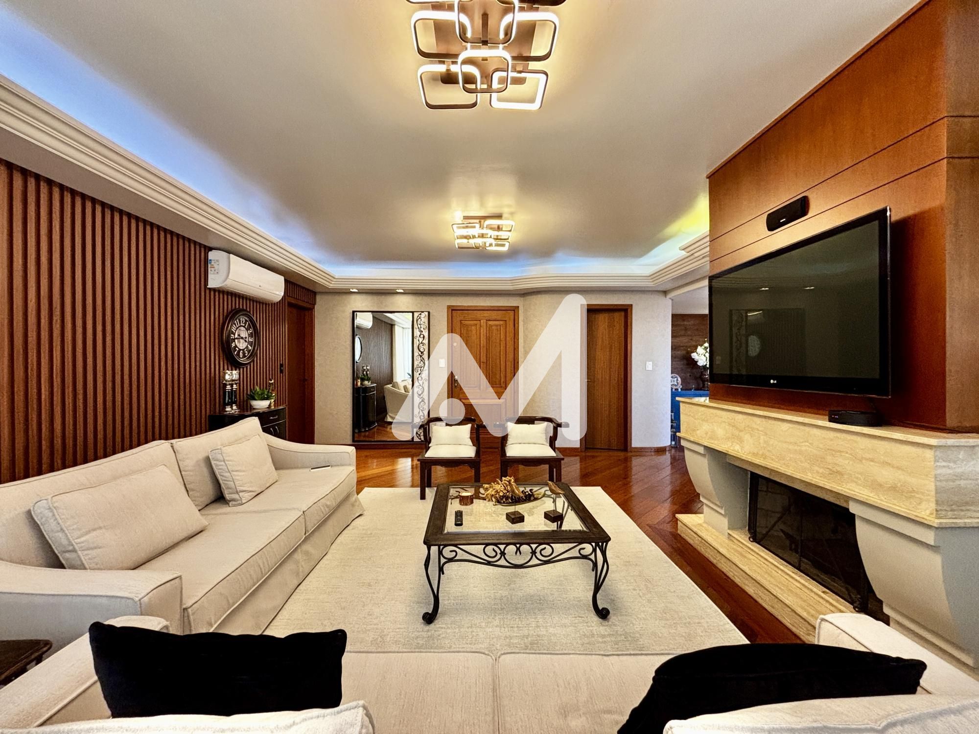 Apartamento com 207m² e 3 dormitórios no bairro Centro em Lajeado para Comprar
