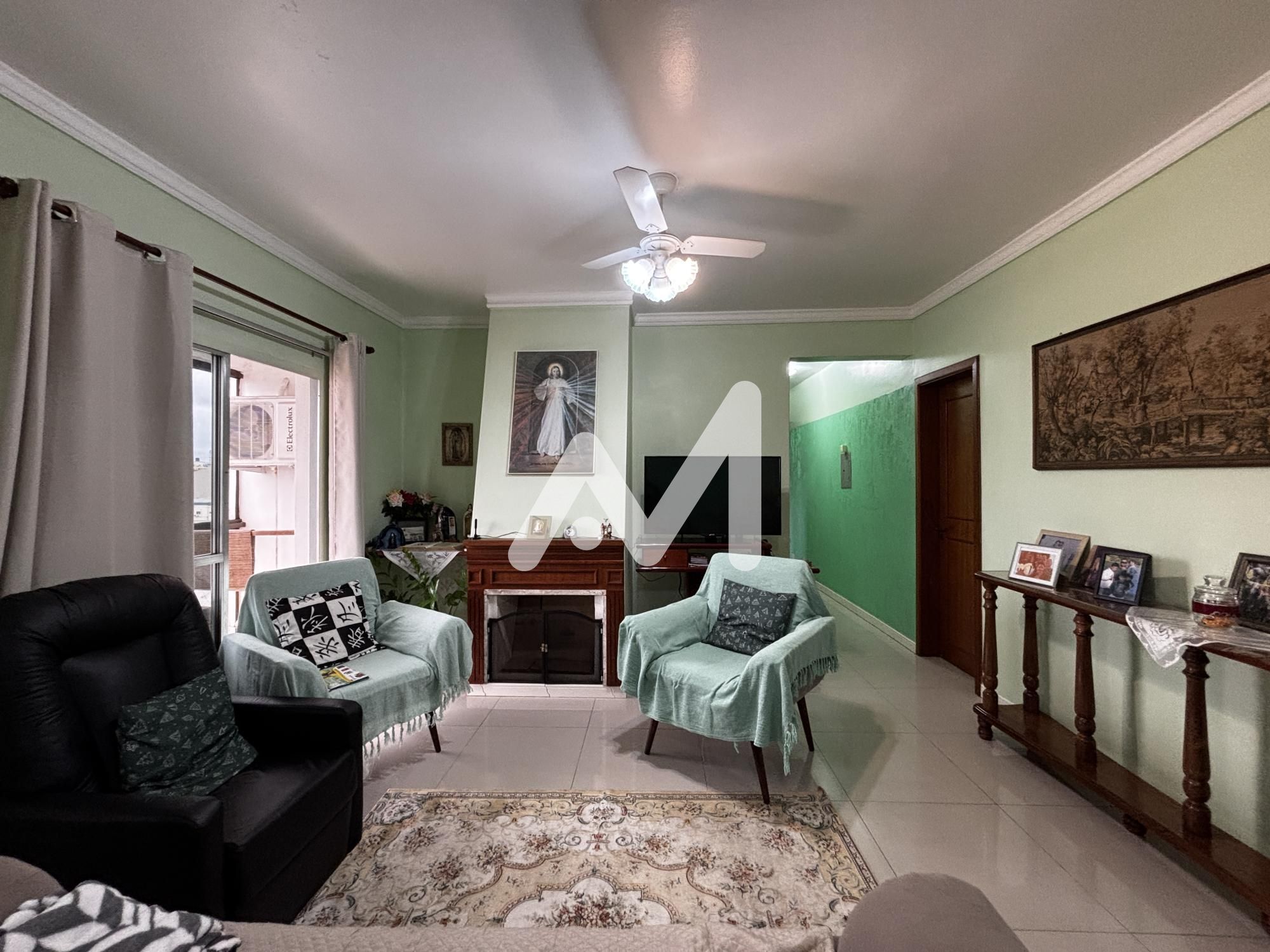Apartamento e 3 dormitórios no bairro Centro em Lajeado para Comprar