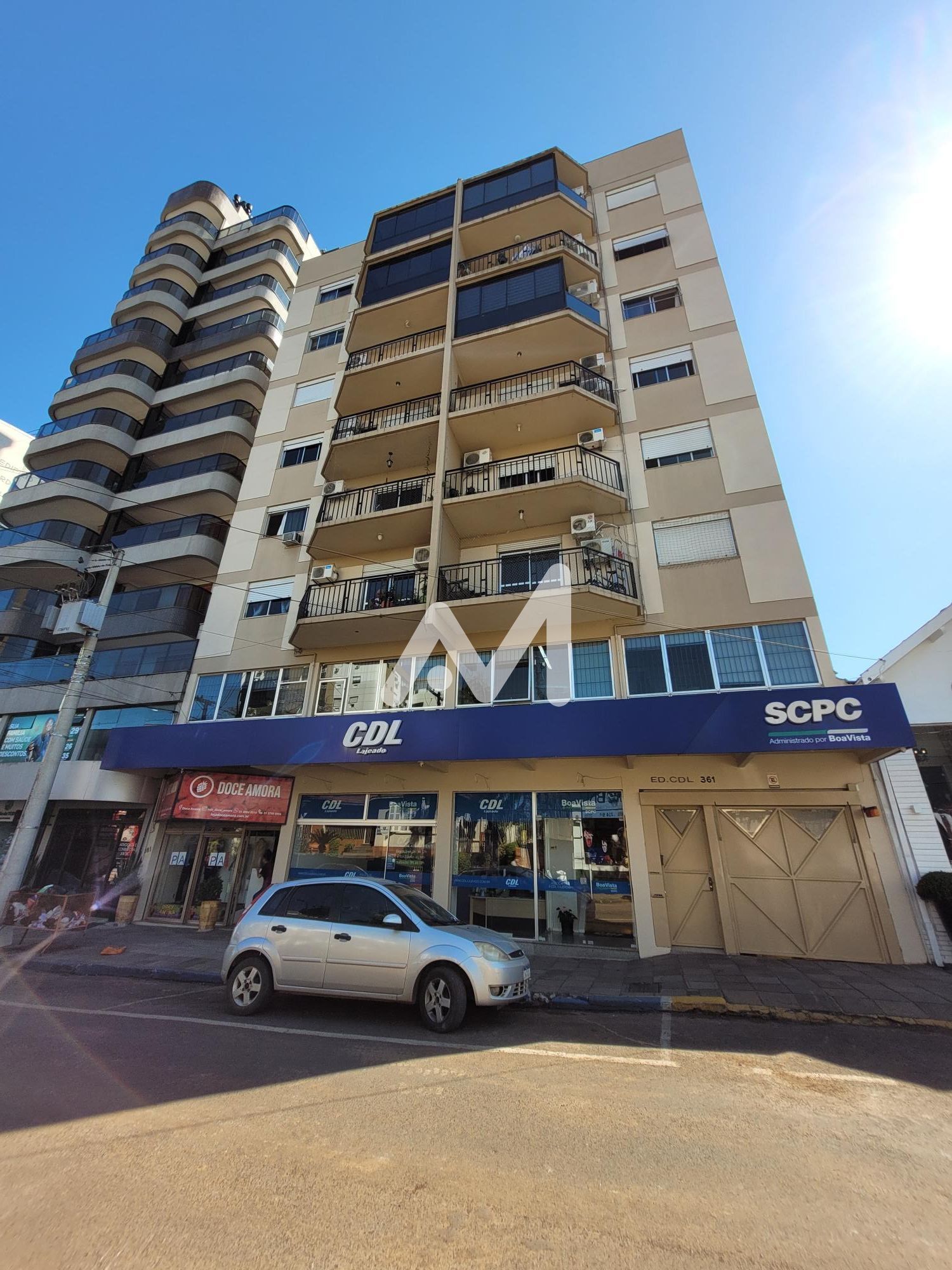 Apartamento com 70m² e 2 dormitórios no bairro Centro em Lajeado para Alugar