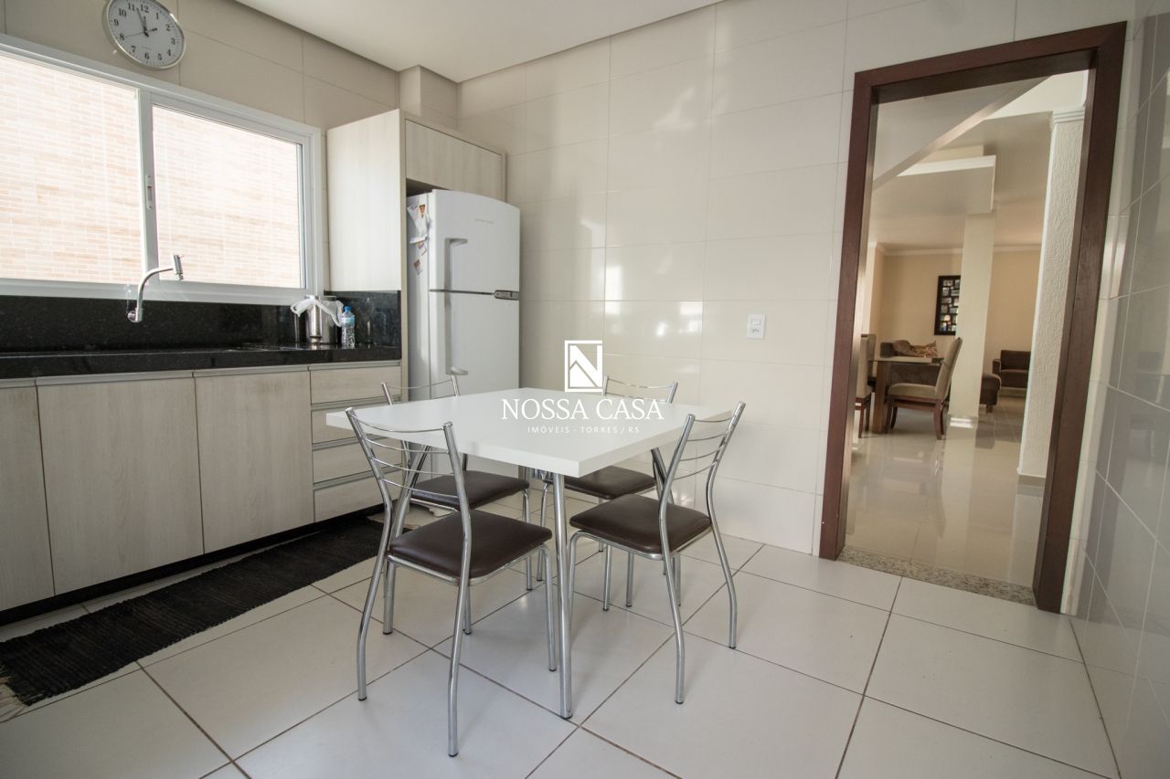 Casa à venda com 4 quartos, 180m² - Foto 14