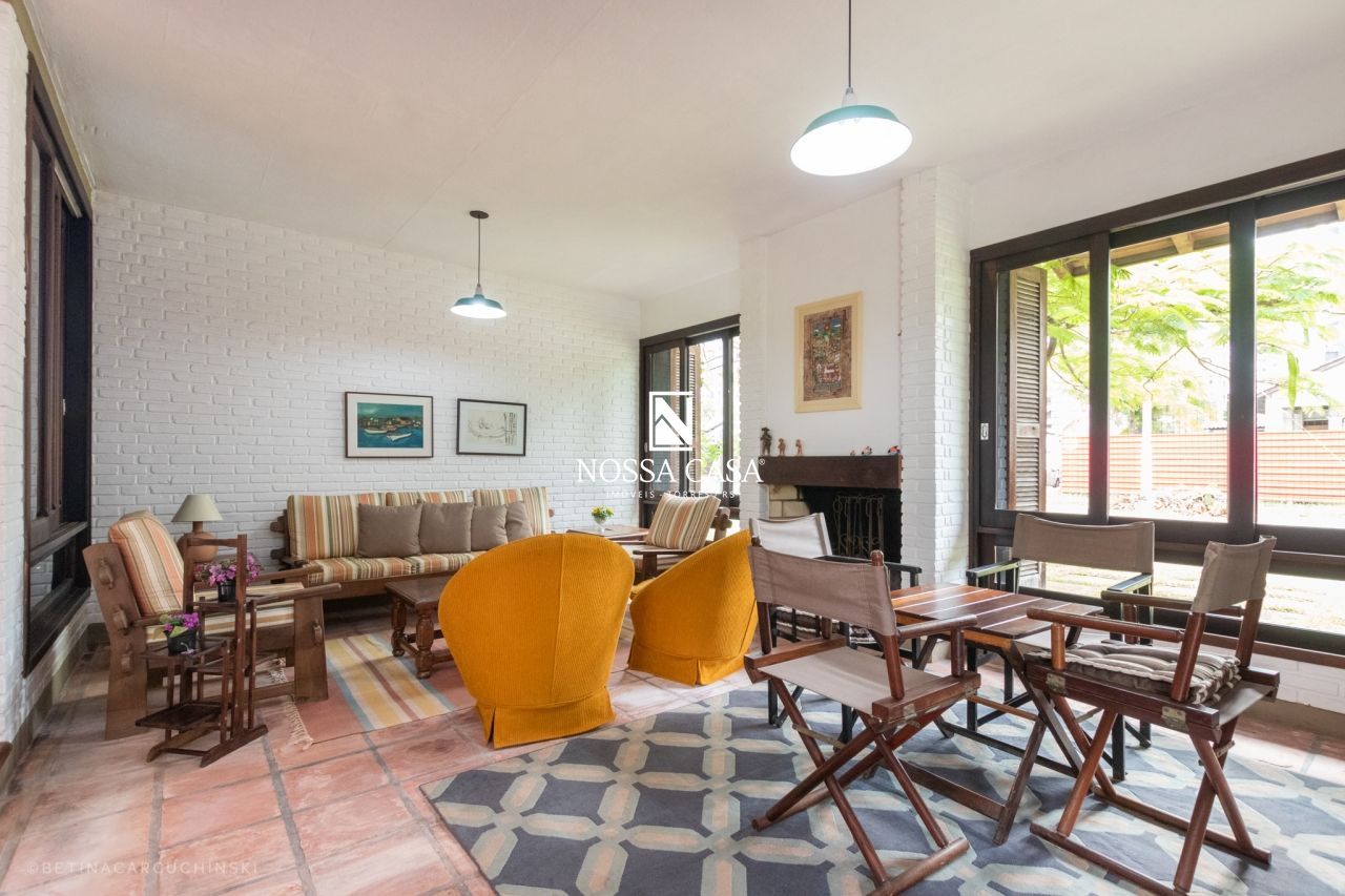 Casa, 3 quartos, 220 m² - Foto 1