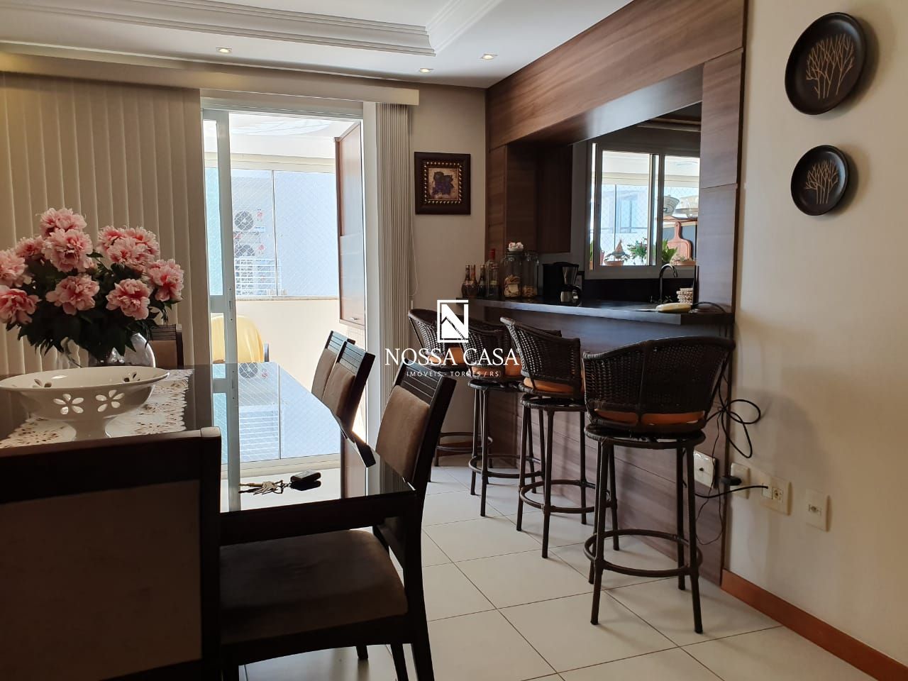 Apartamento à venda com 3 quartos, 143m² - Foto 2