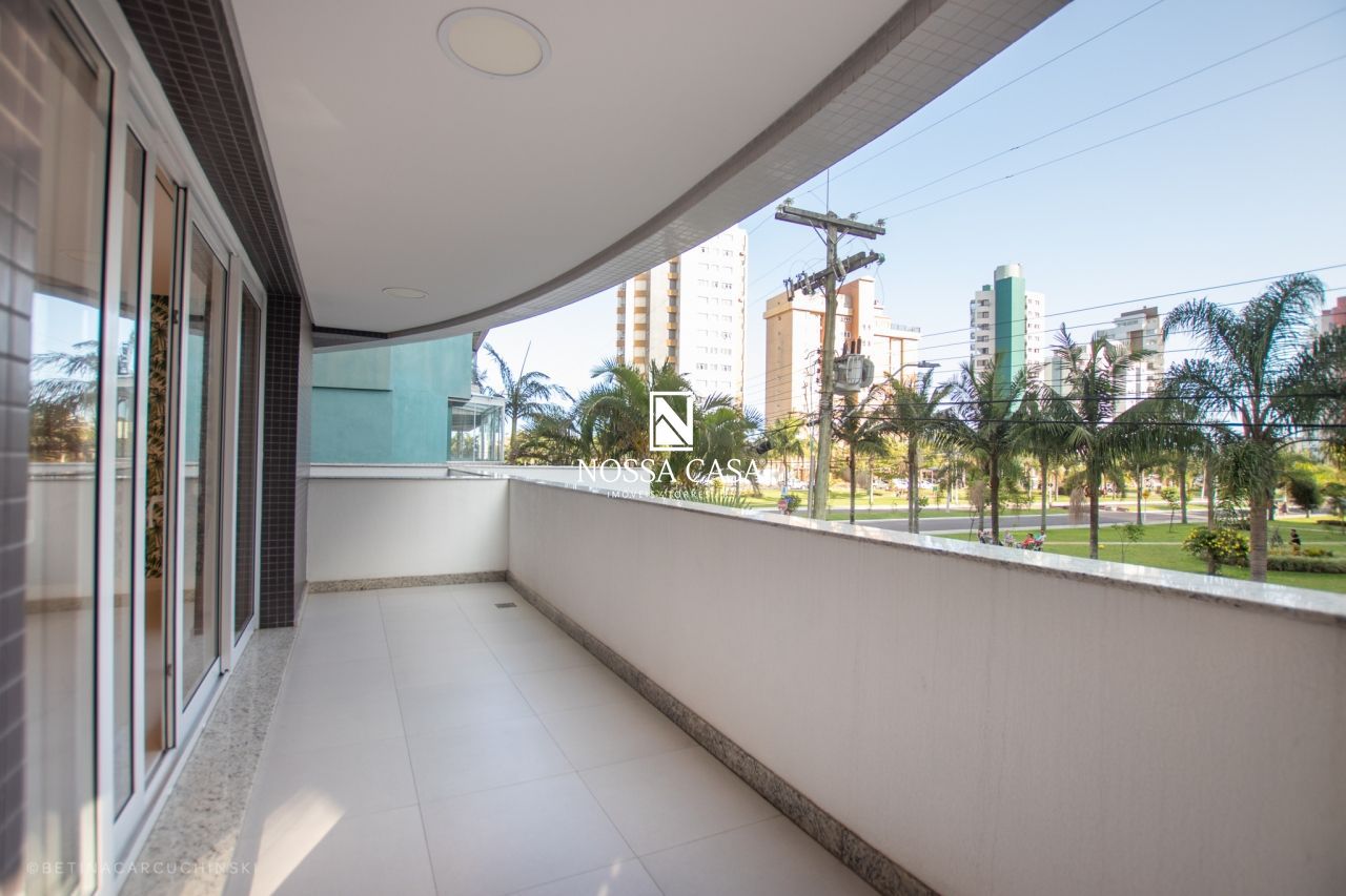 Apartamento à venda com 3 quartos, 200m² - Foto 35