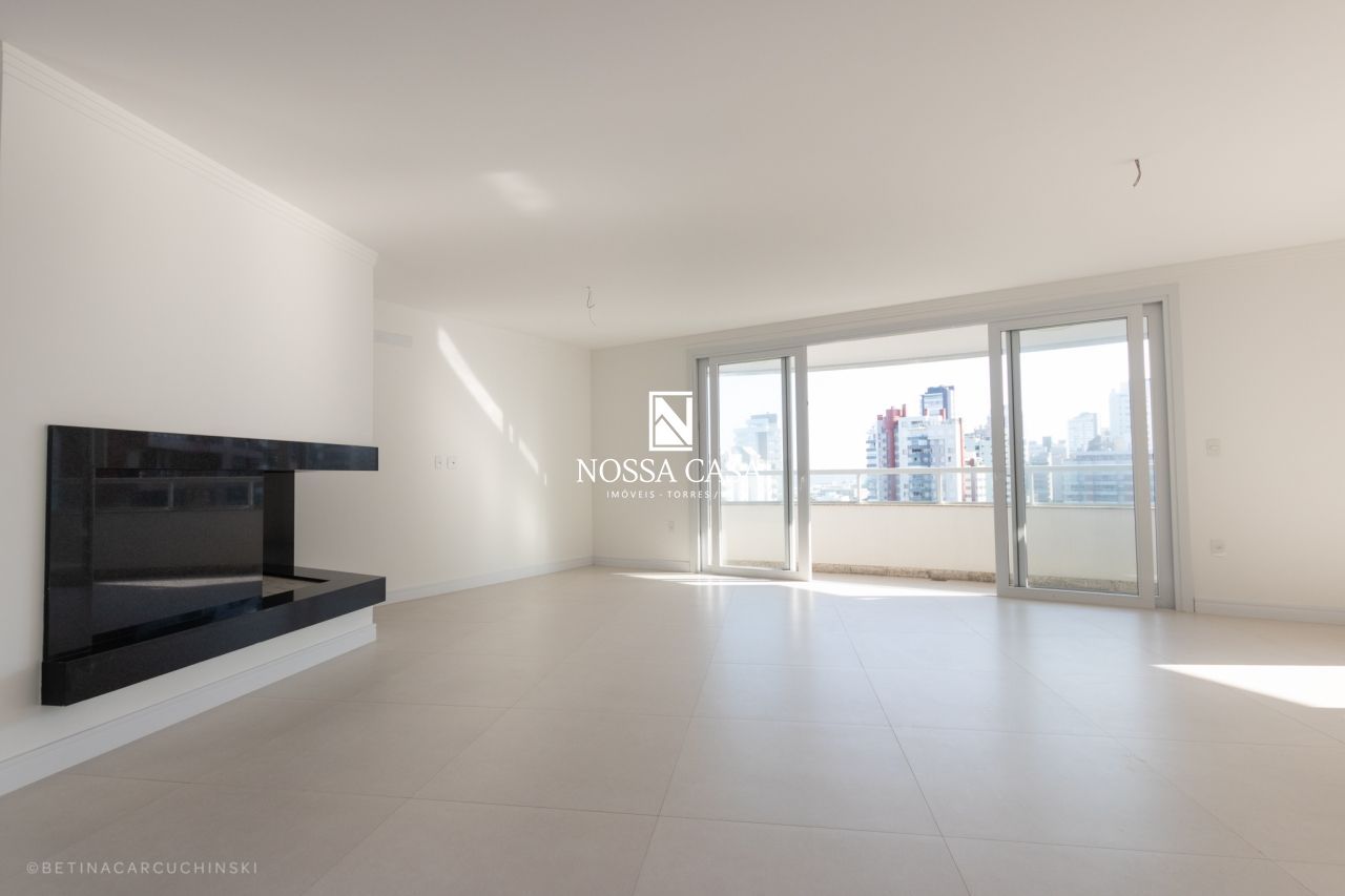 Apartamento à venda com 3 quartos, 200m² - Foto 1