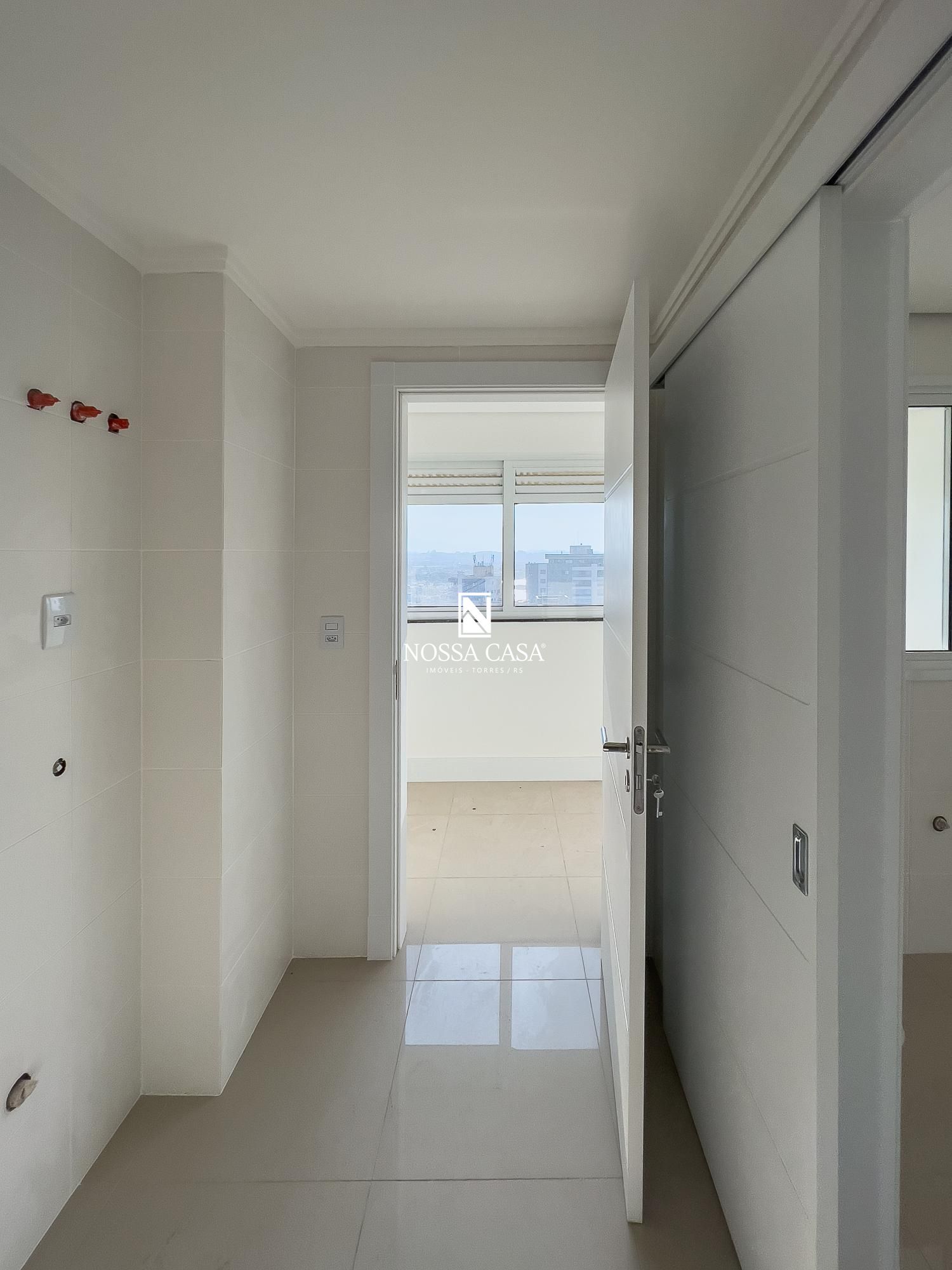 Apartamento à venda com 4 quartos, 216m² - Foto 7