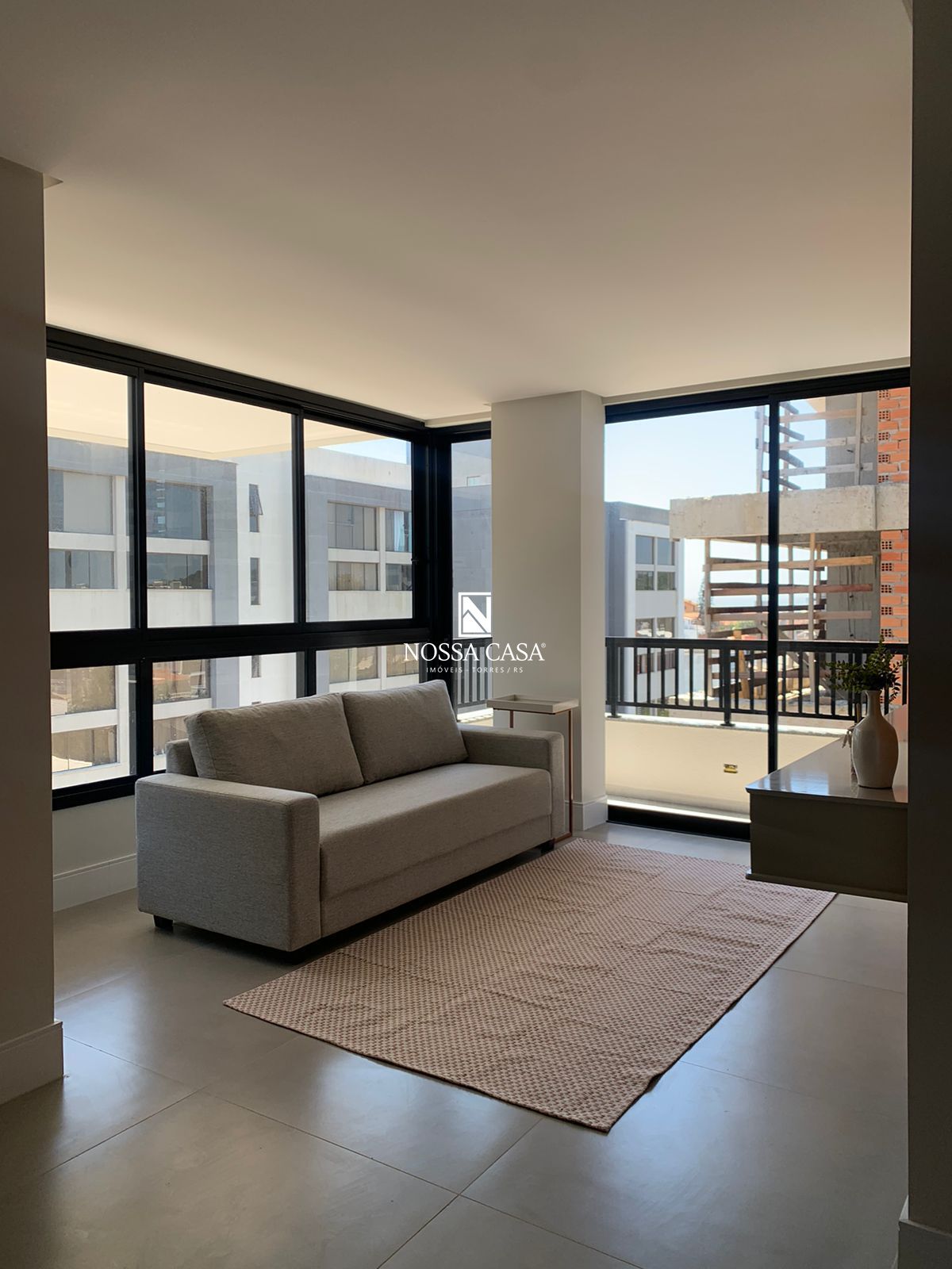 Apartamento à venda com 2 quartos, 102m² - Foto 1