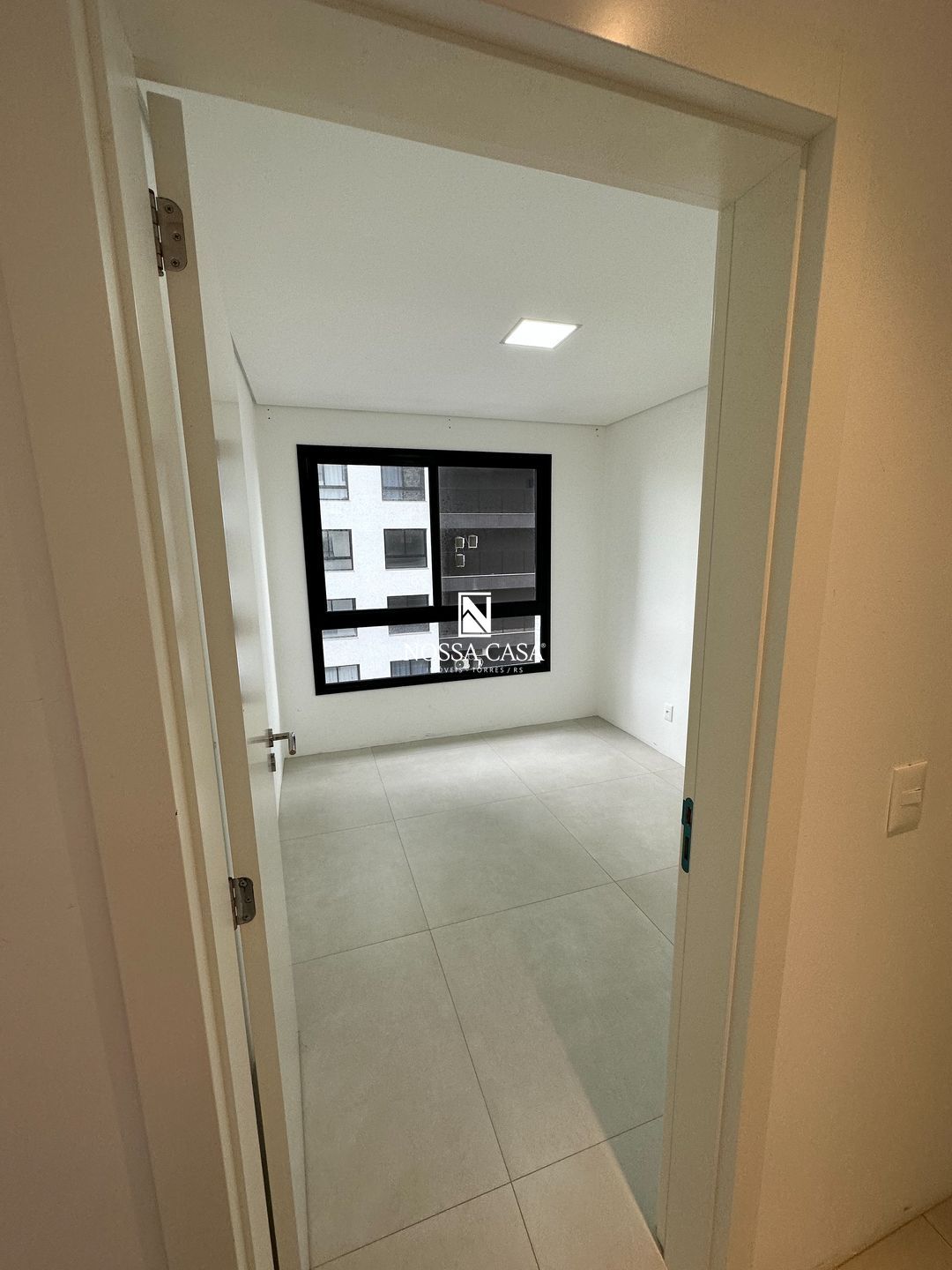 Apartamento à venda com 2 quartos, 84m² - Foto 2