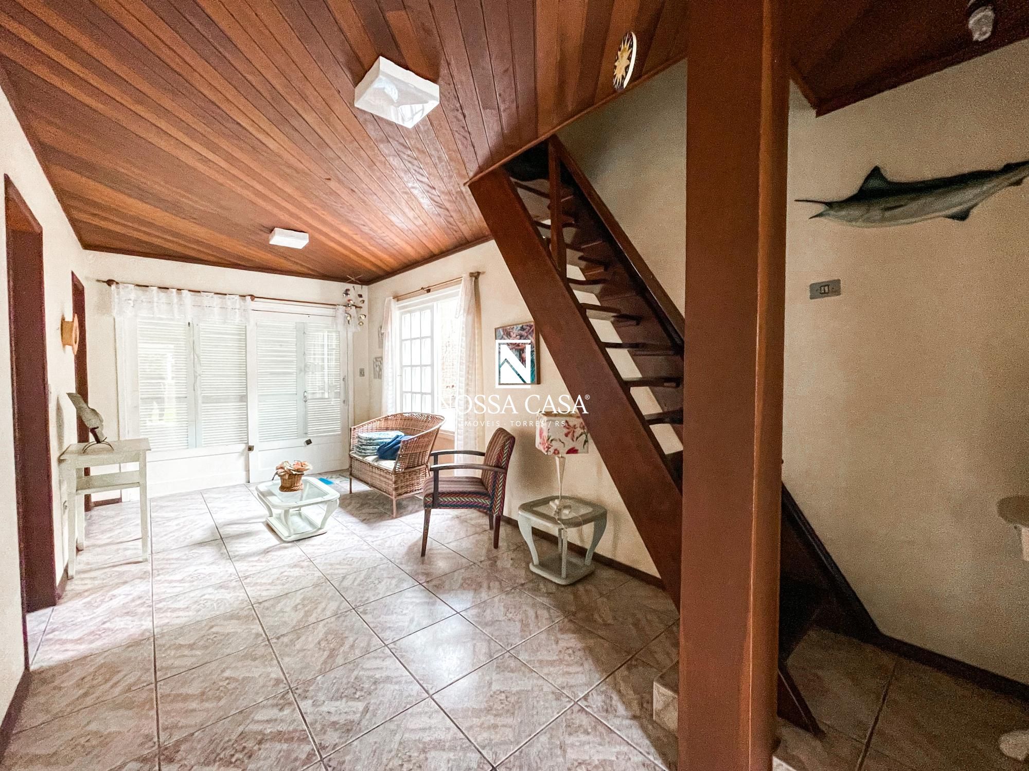 Casa à venda com 4 quartos, 99m² - Foto 2