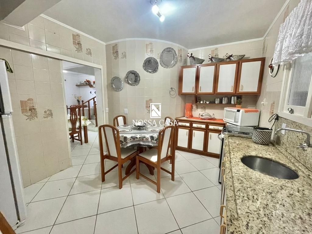 Casa à venda com 6 quartos, 500m² - Foto 4