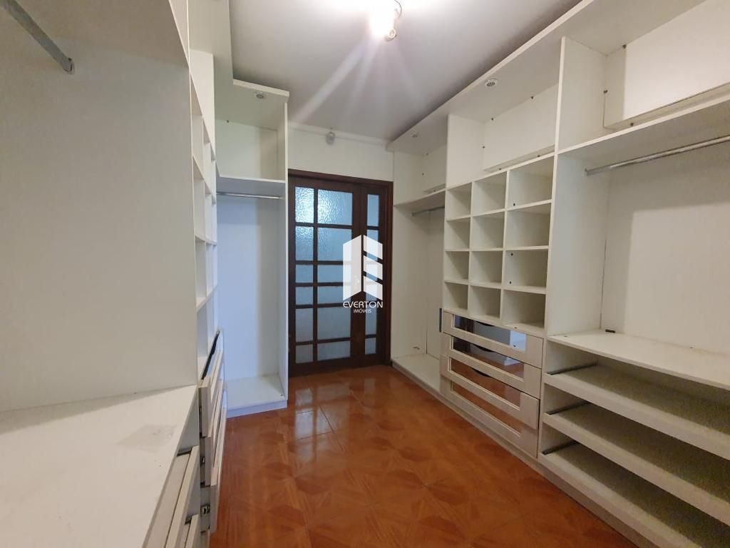 Casa de 3 quartos, 180m² no bairro Camobi, em Santa Maria | Eu Corretor