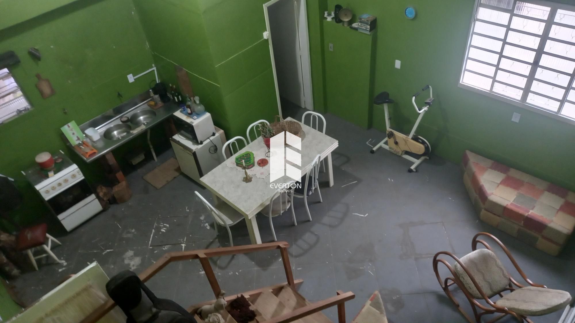 Loja / Salão / Ponto Comercial de 2 quartos, 300m² no bairro São João, em Santa Maria | Eu Corretor