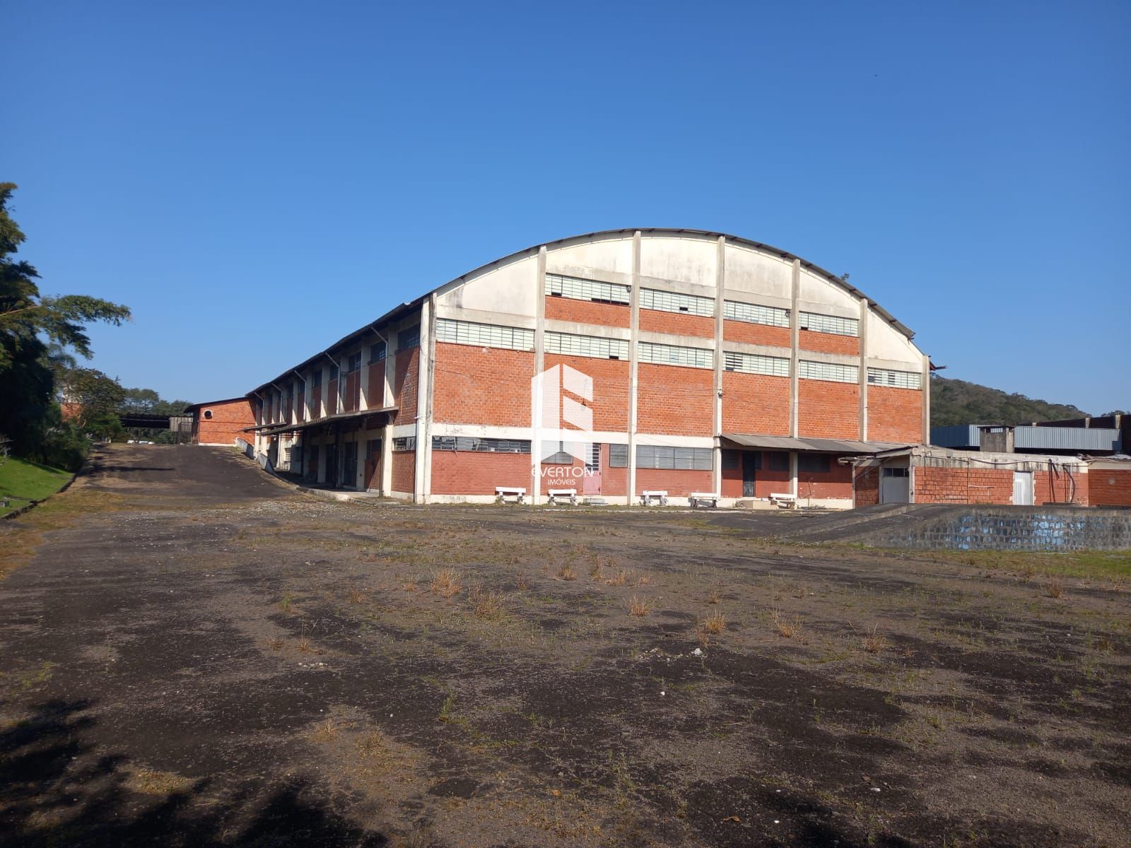 Pavilhão 3 dormitórios para alugar são josé santa maria/rs