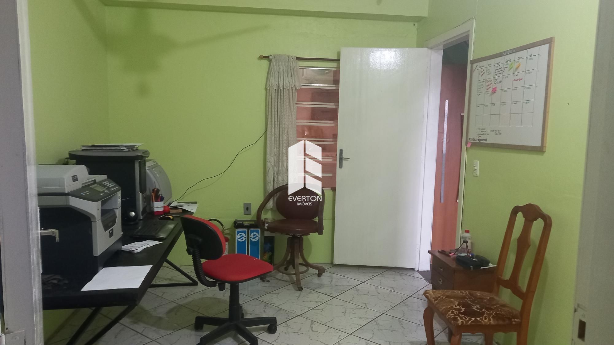 Loja / Salão / Ponto Comercial de 2 quartos, 300m² no bairro São João, em Santa Maria | Eu Corretor