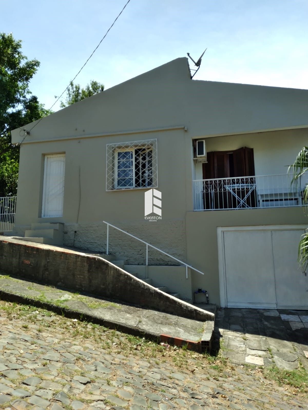 Casa 3 dormitórios à venda Itararé Santa Maria/RS