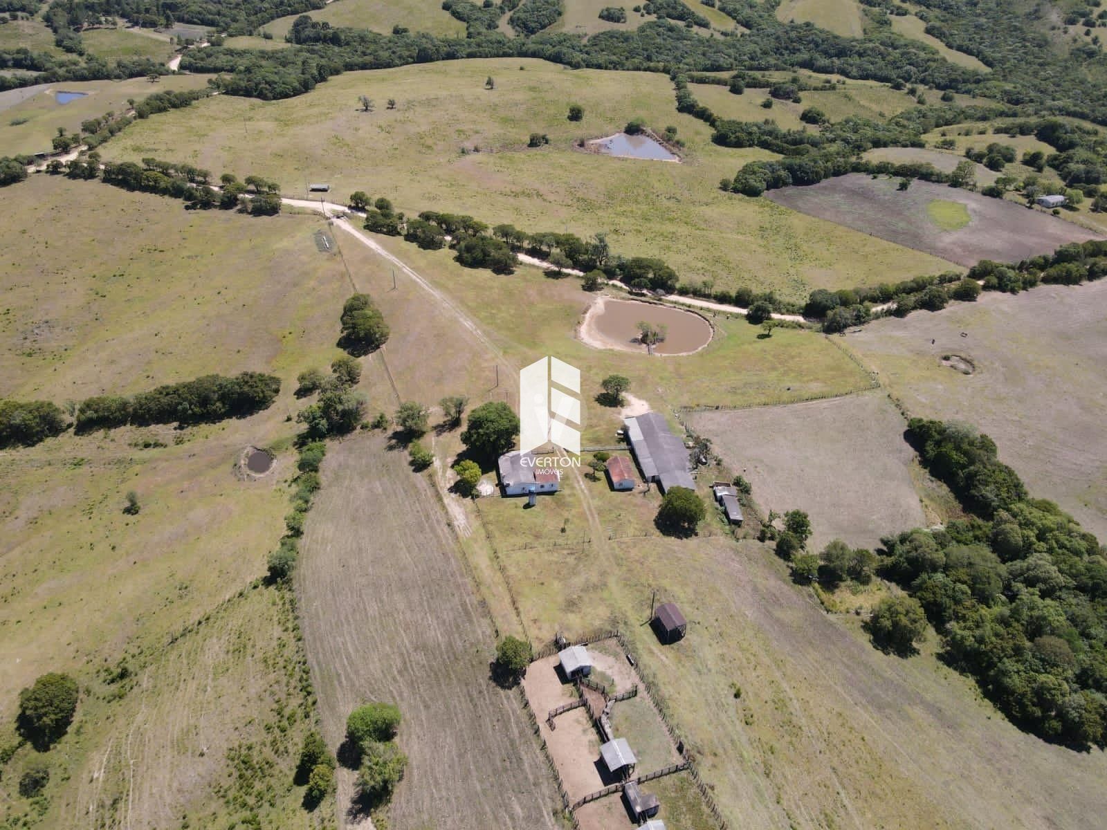 Lote/Terreno Comercial de 5700000m² no bairro Zona rural, em Santana da Boa Vista | Eu Corretor