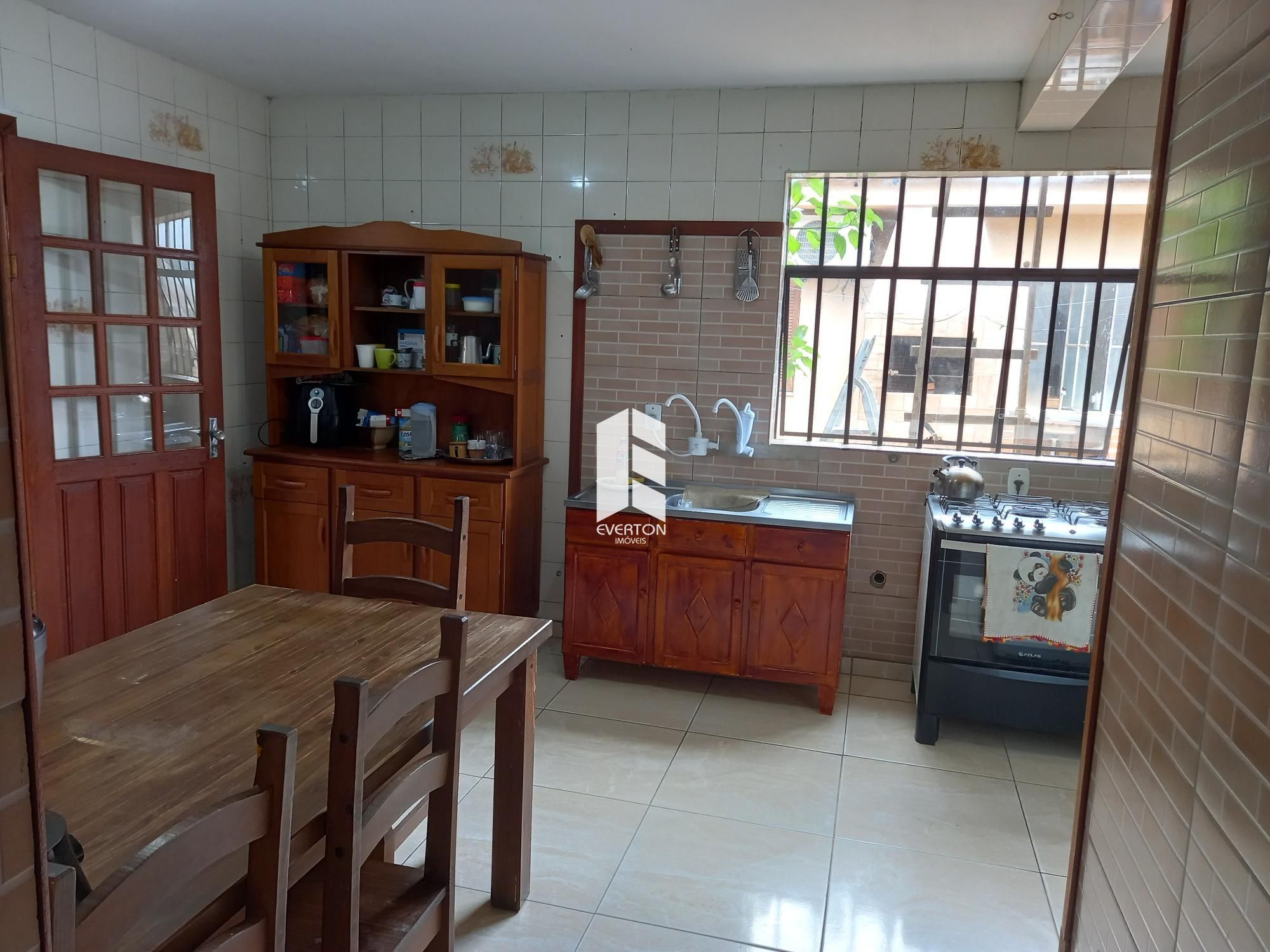Casa de 3 quartos, 200m² no bairro Nossa Senhora Medianeira, em Santa Maria | Eu Corretor