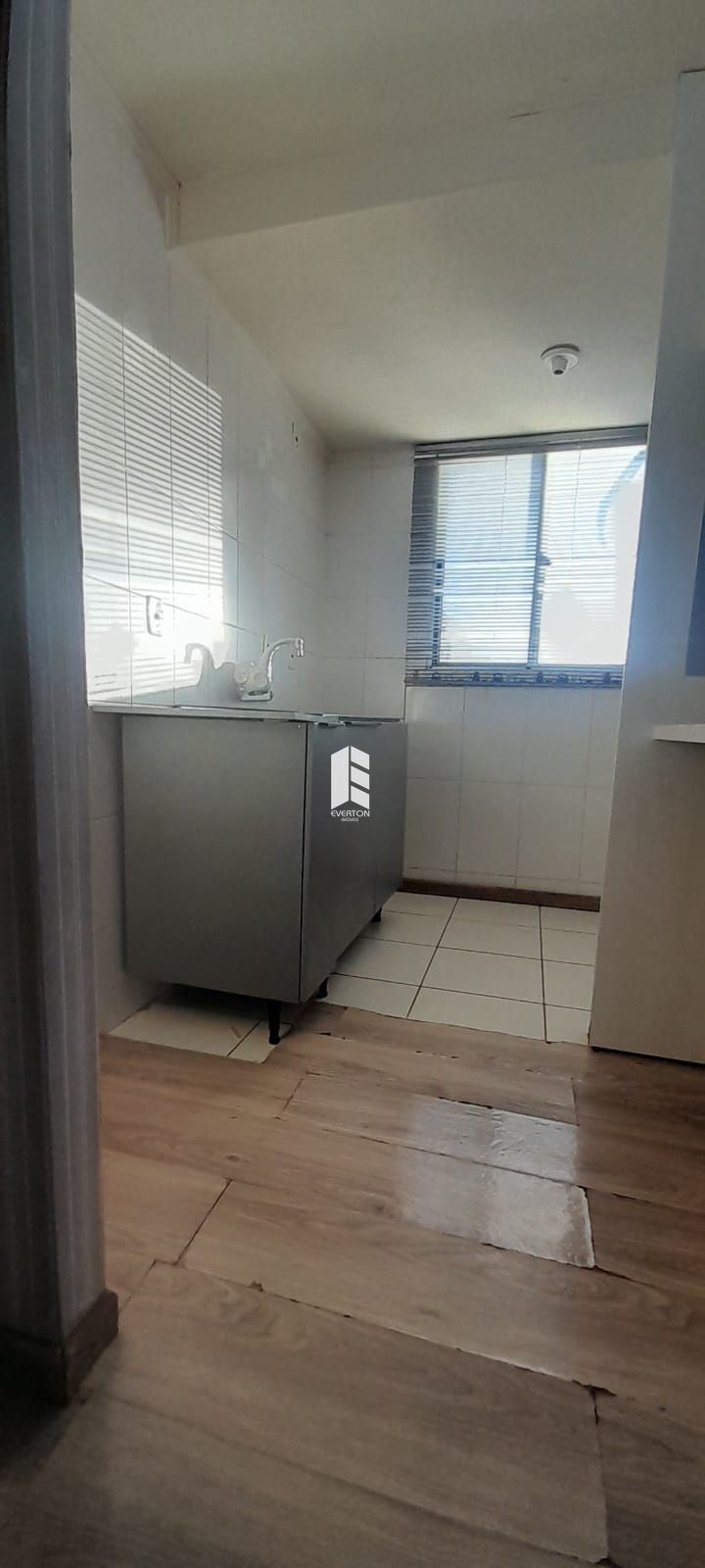 img240409380