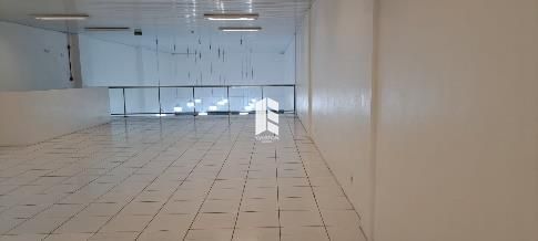 Loja / Salão / Ponto Comercial de 1 quarto, 1034m² no bairro Centro, em Santa Maria | Eu Corretor