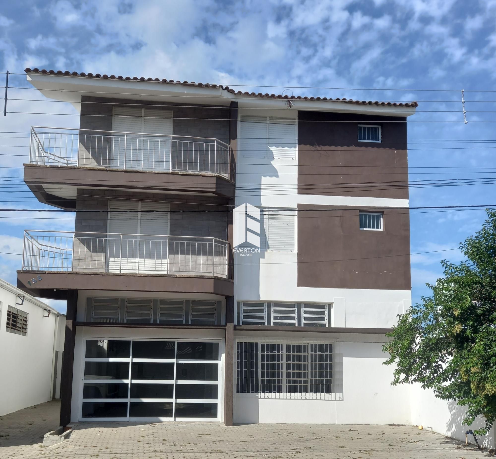 Loja / Salão / Ponto Comercial de 194m² no bairro Juscelino Kubitschek, em Santa Maria | Eu Corretor