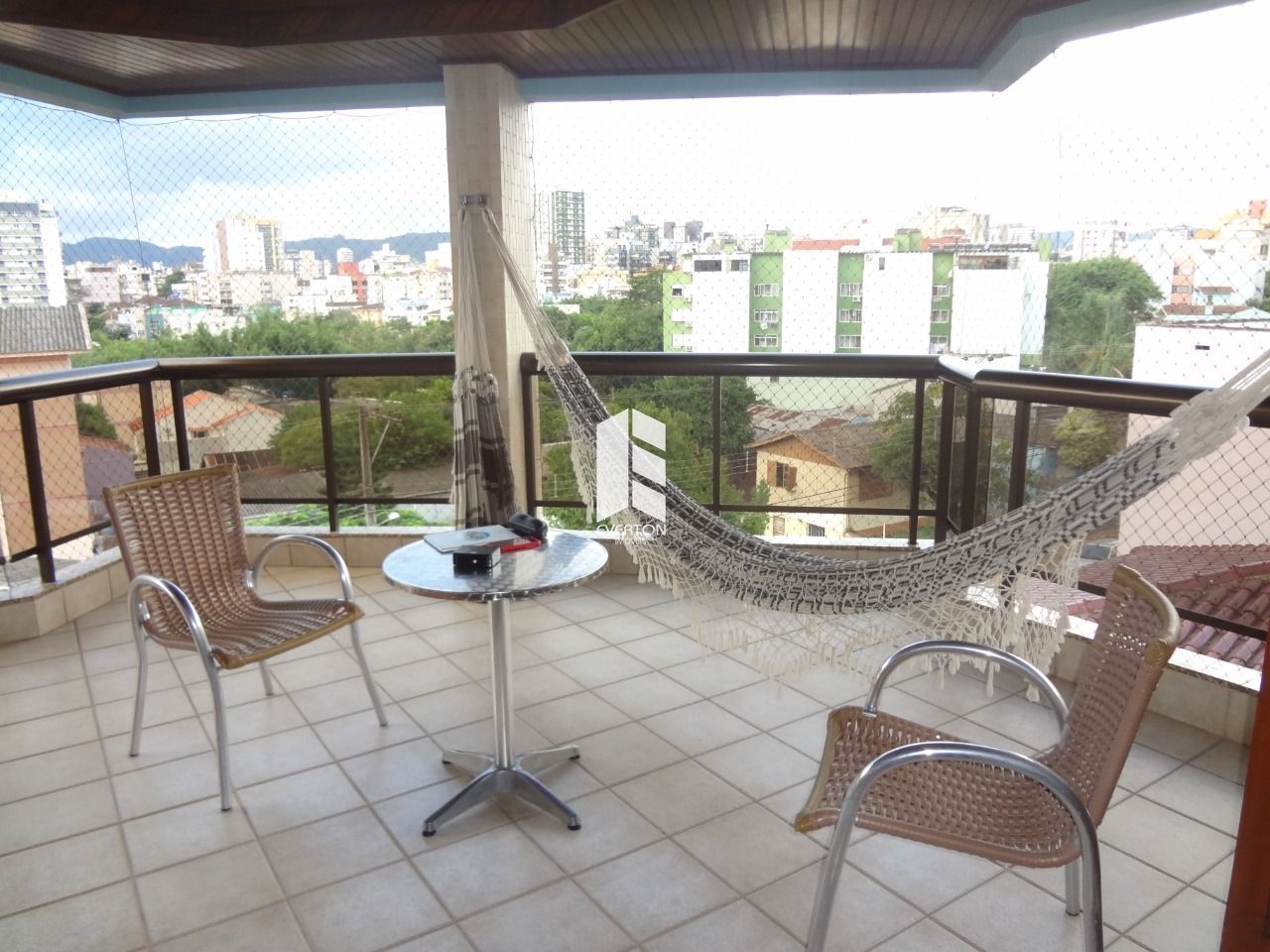 Apartamento de 4 quartos, 240m² no bairro Nossa Senhora Medianeira, em Santa Maria | Eu Corretor