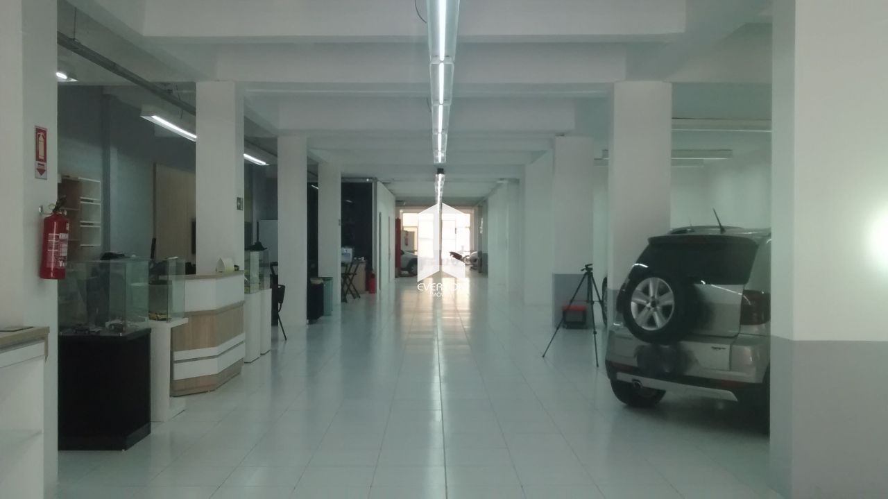 Loja / Salão / Ponto Comercial de 1 quarto, 648m² no bairro Centro, em Santa Maria | Eu Corretor
