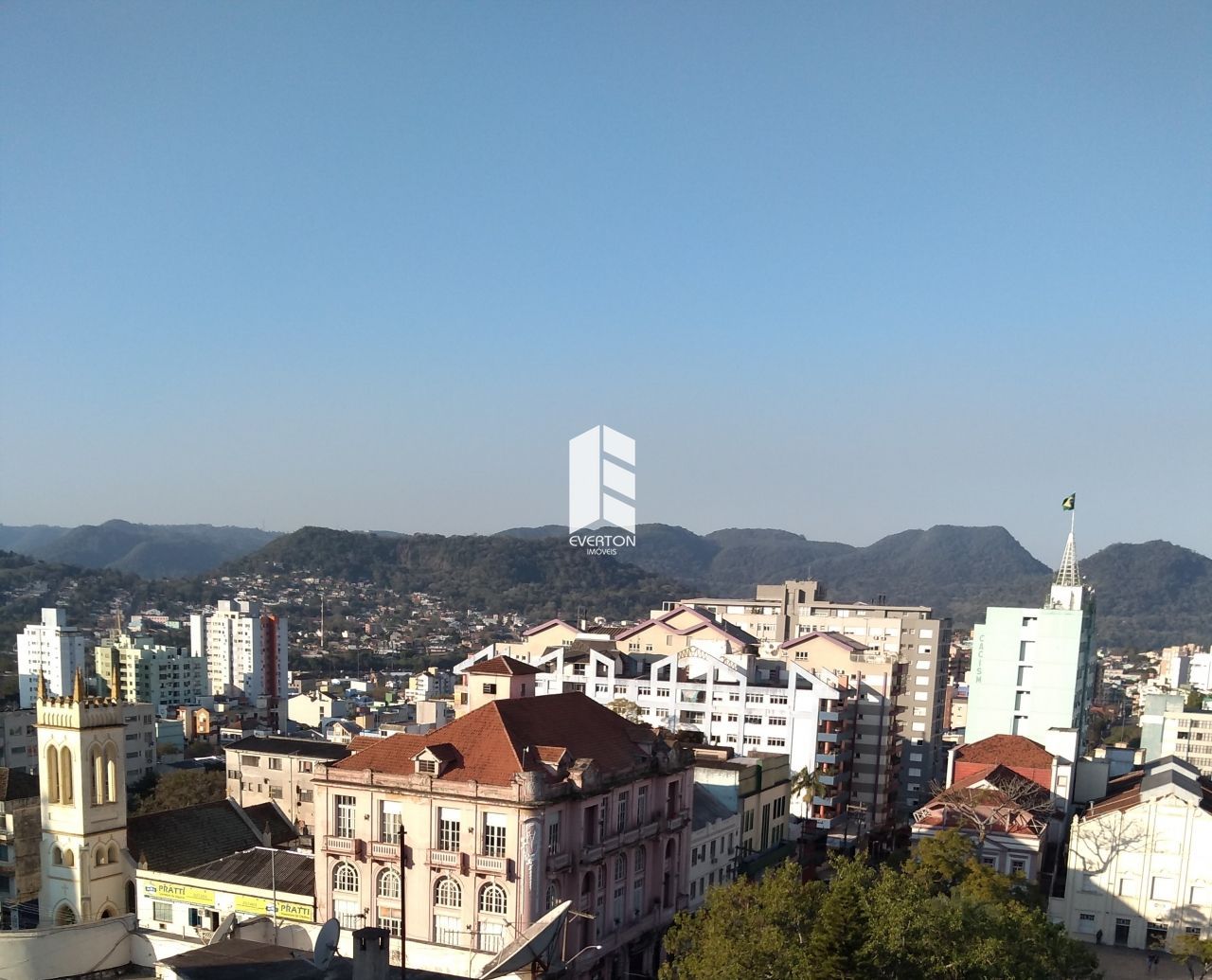 Apartamento de 2 quartos, 102m² no bairro Centro, em Santa Maria | Eu Corretor