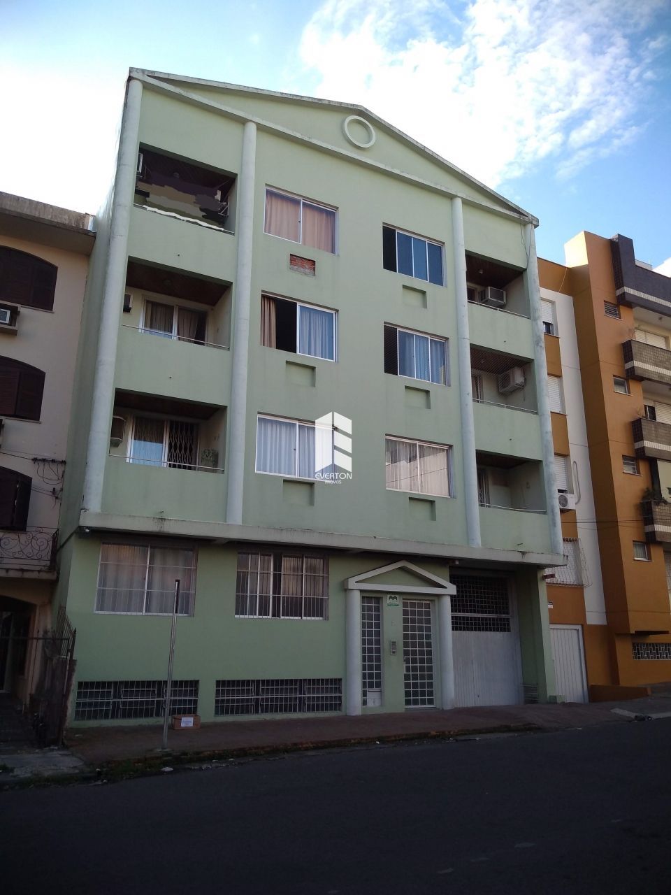 Apartamento de 2 quartos, 100m² no bairro Nossa Senhora de Fátima, em Santa Maria | Eu Corretor