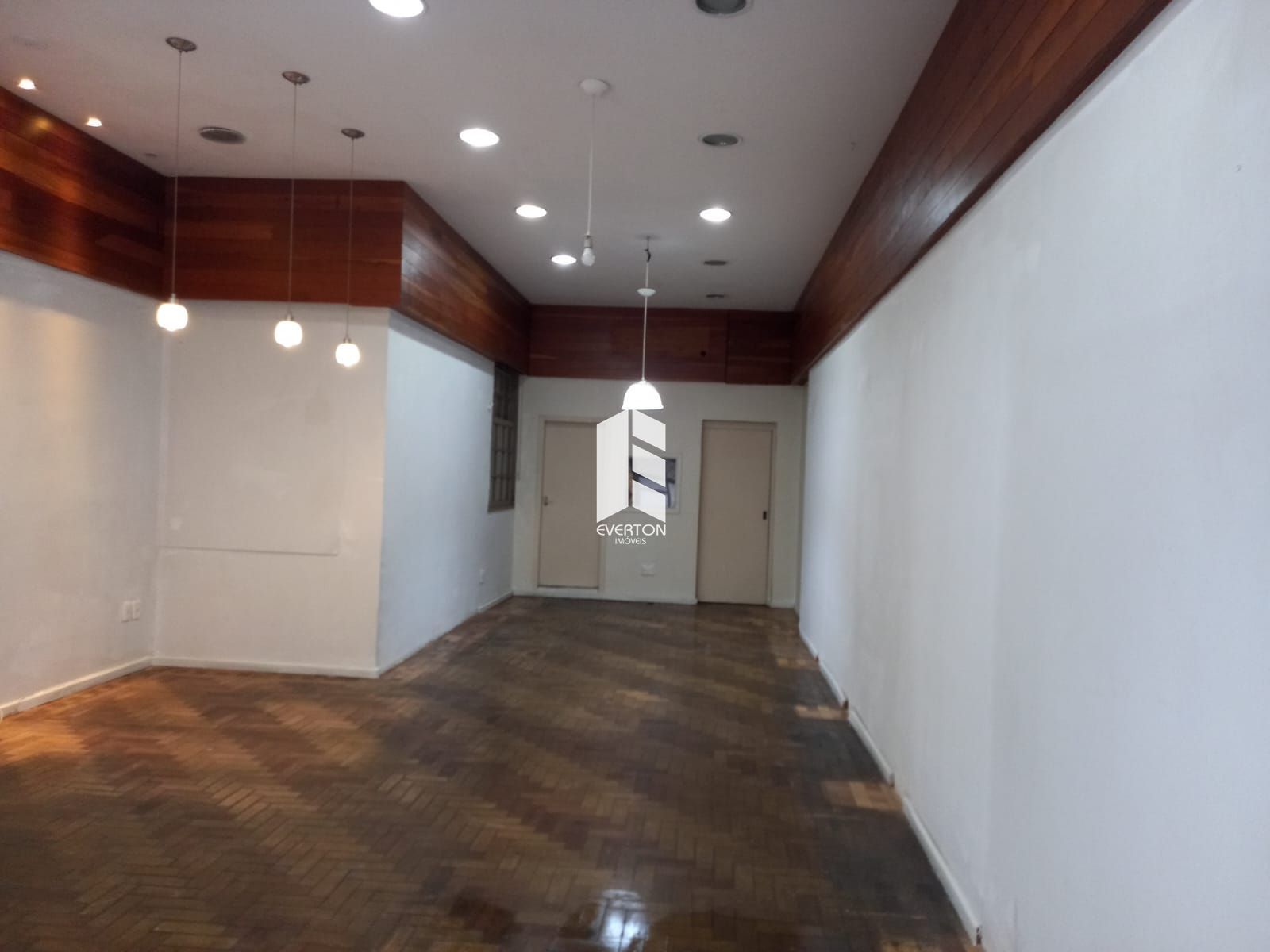 Loja / Salão / Ponto Comercial de 1 quarto, 66m² no bairro Centro, em Santa Maria | Eu Corretor