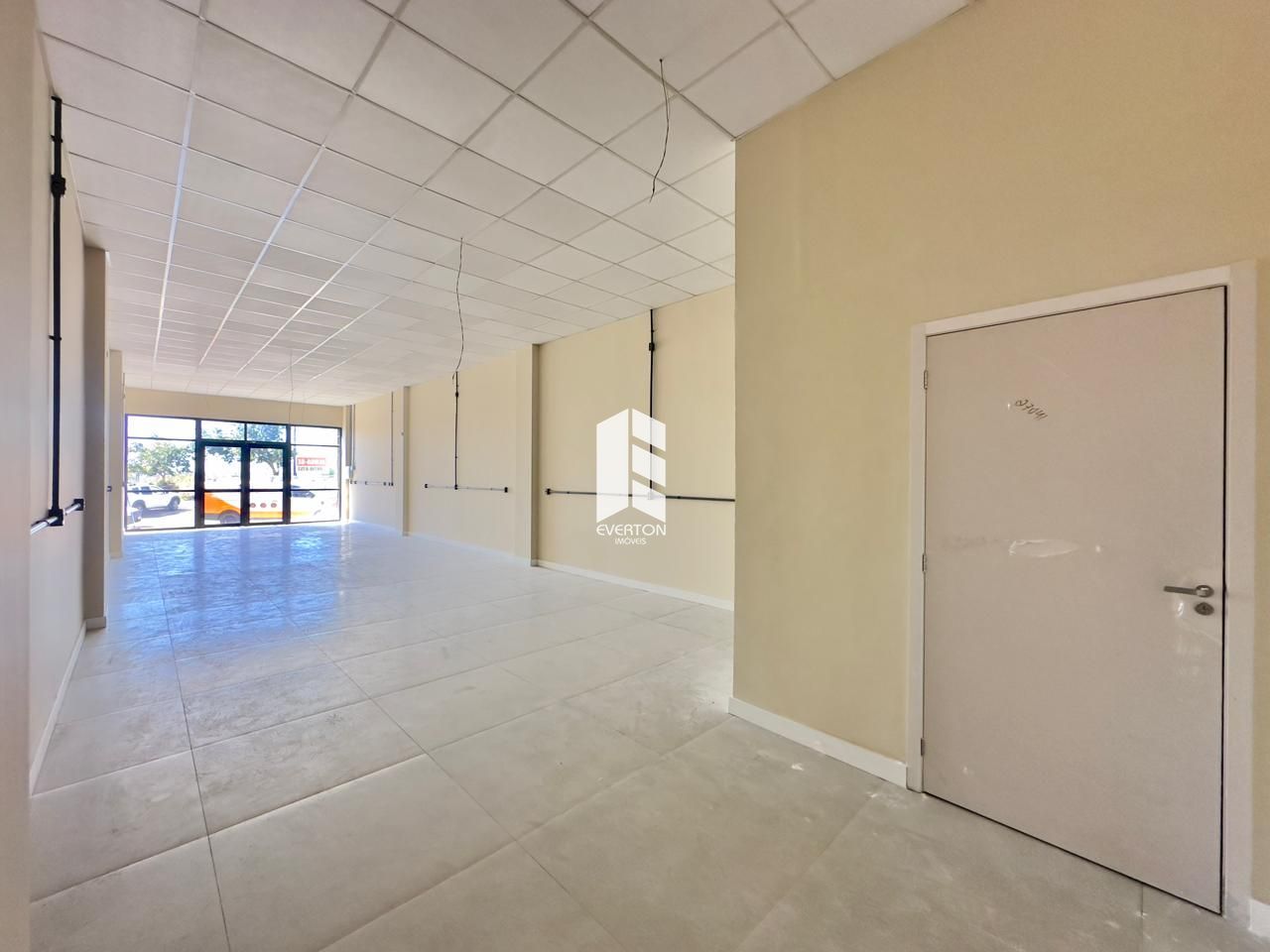 Loja / Salão / Ponto Comercial de 1 quarto, 100m² no bairro Camobi, em Santa Maria | Eu Corretor