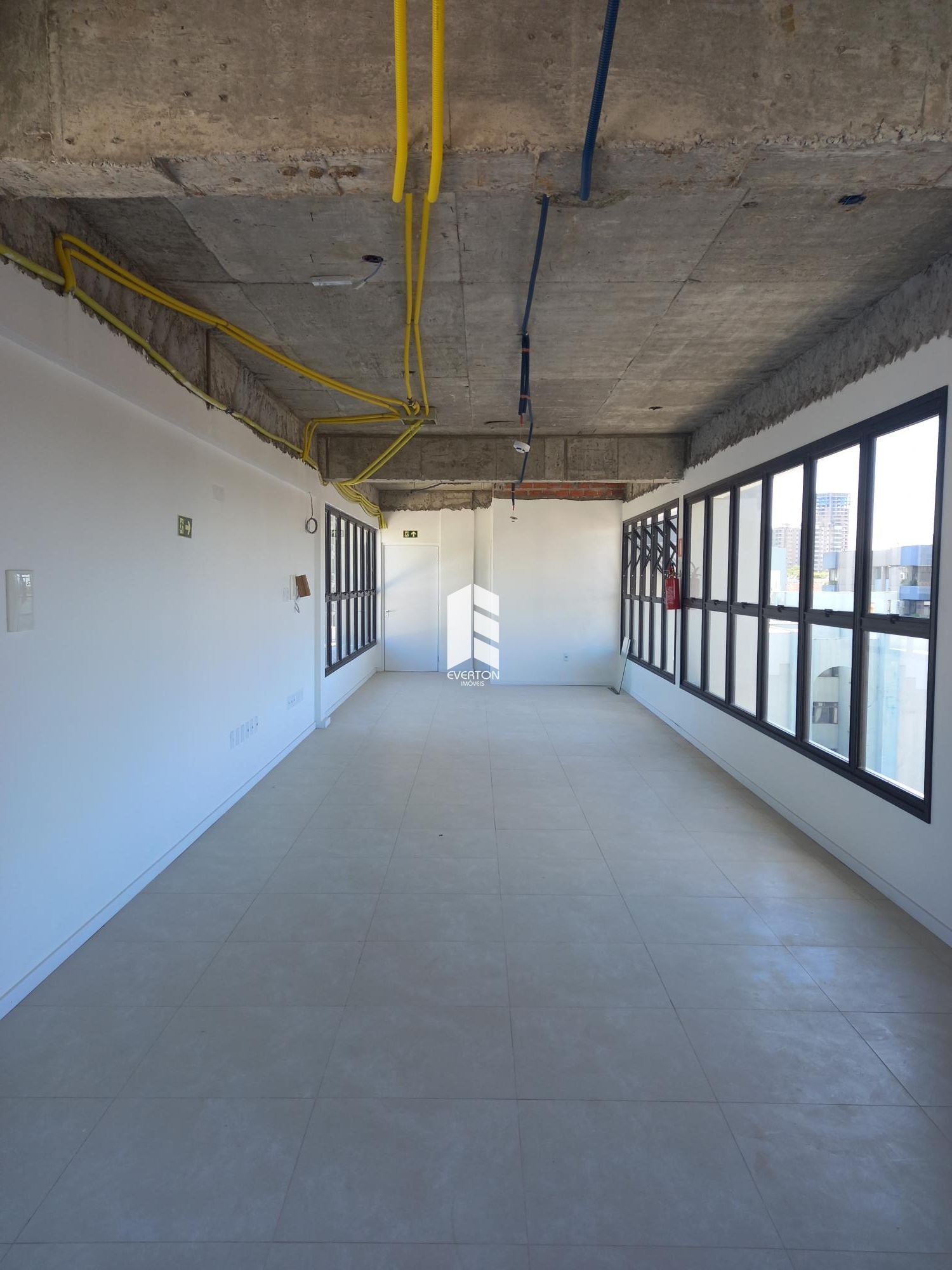 Sala Comercial de 1 quarto, 74m² no bairro Centro, em Santa Maria | Eu Corretor