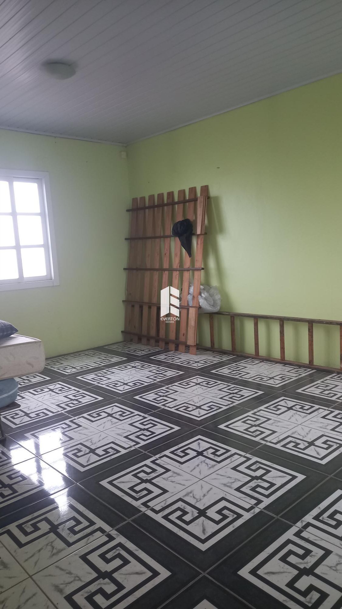 Loja / Salão / Ponto Comercial de 2 quartos, 300m² no bairro São João, em Santa Maria | Eu Corretor