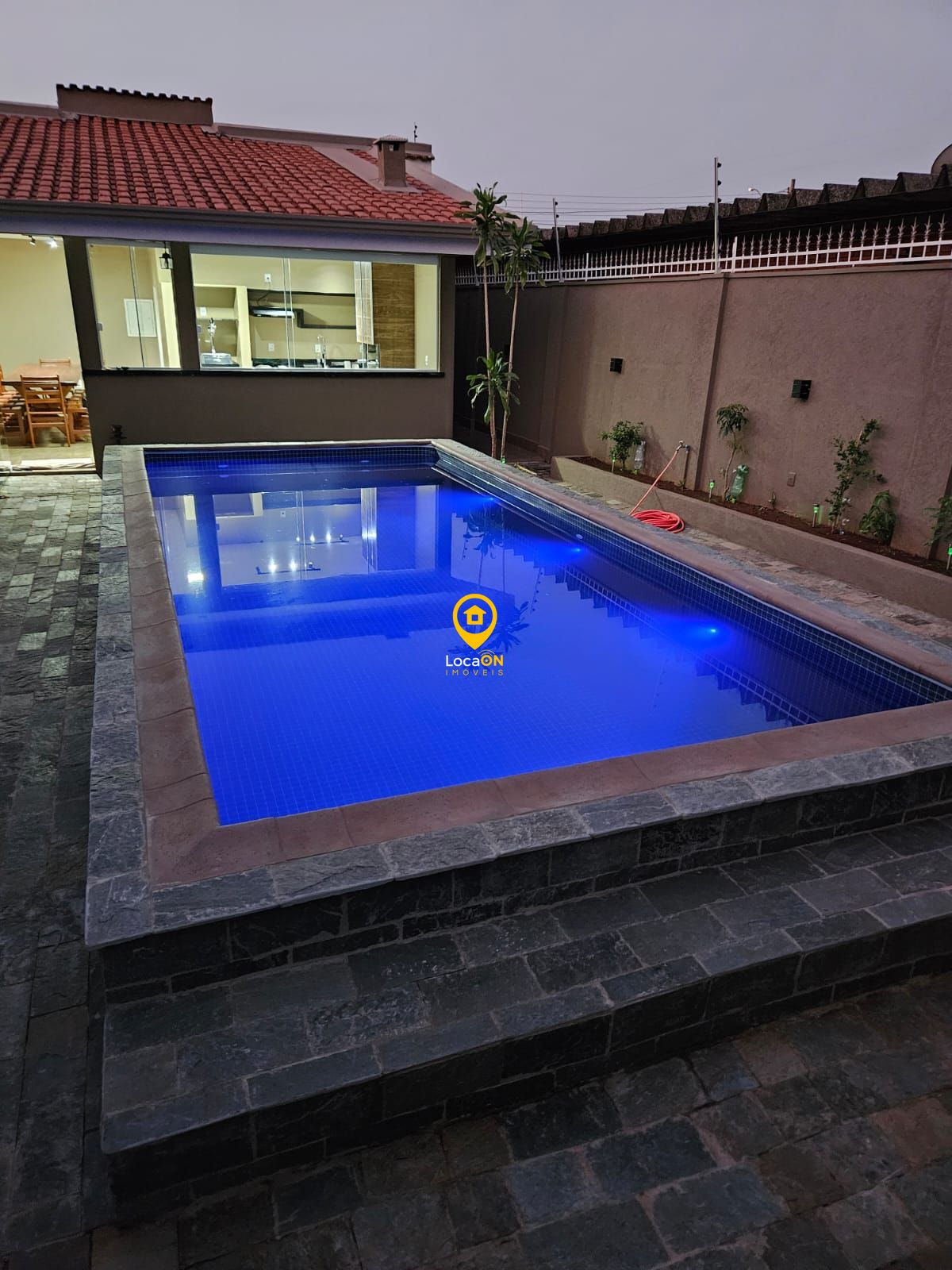 Casa à venda e aluguel com 3 quartos, 150m² - Foto 11