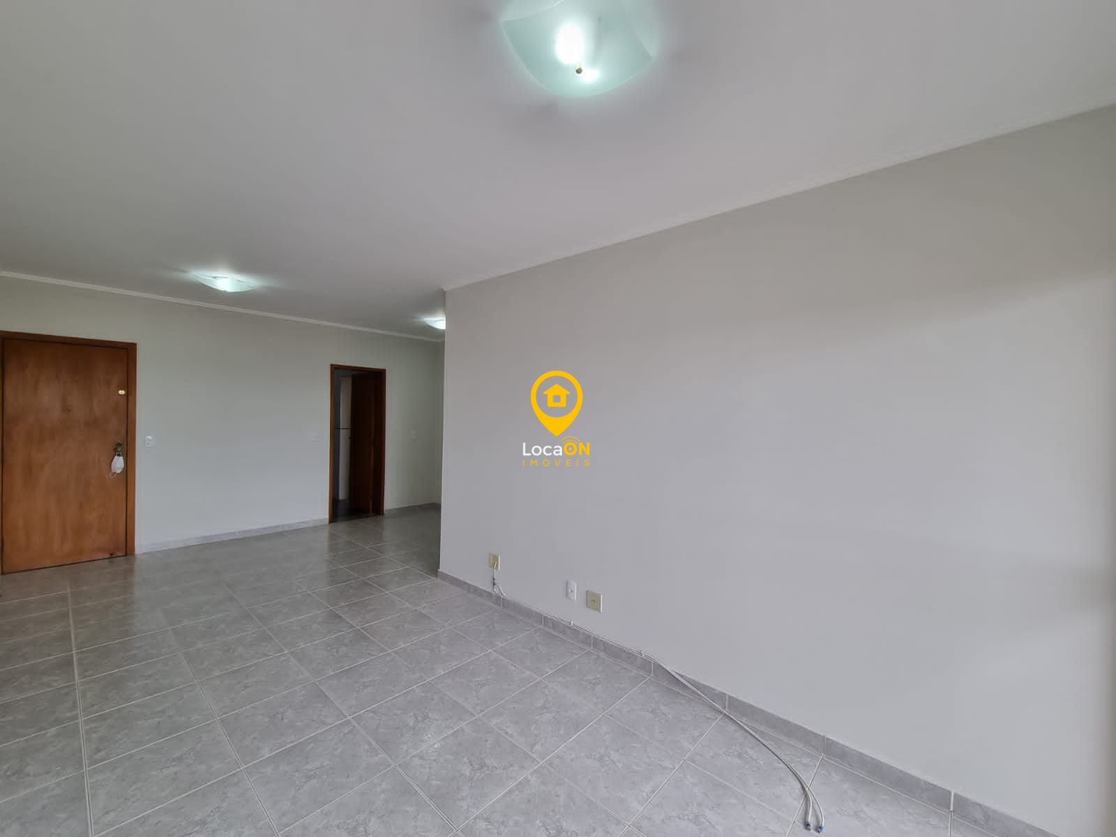 Apartamento com 3 Dormitórios para alugar, 100 m² por R$ 2.500,00 Apartamento com 3 Dormitórios para alugar, 100 m² por R$ 2.500,00