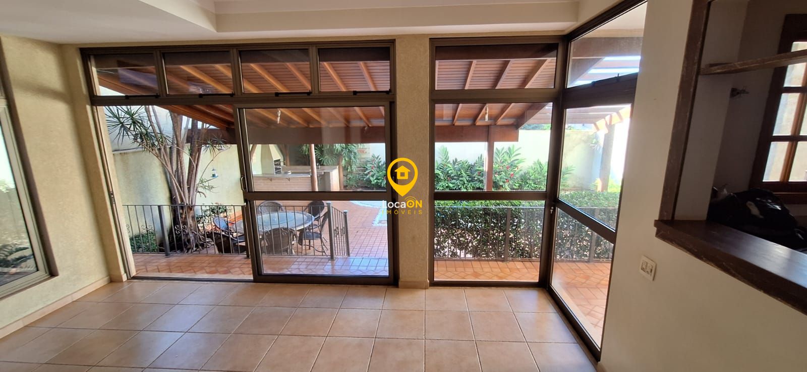 Casa de Condomínio para alugar com 4 quartos, 285m² - Foto 22