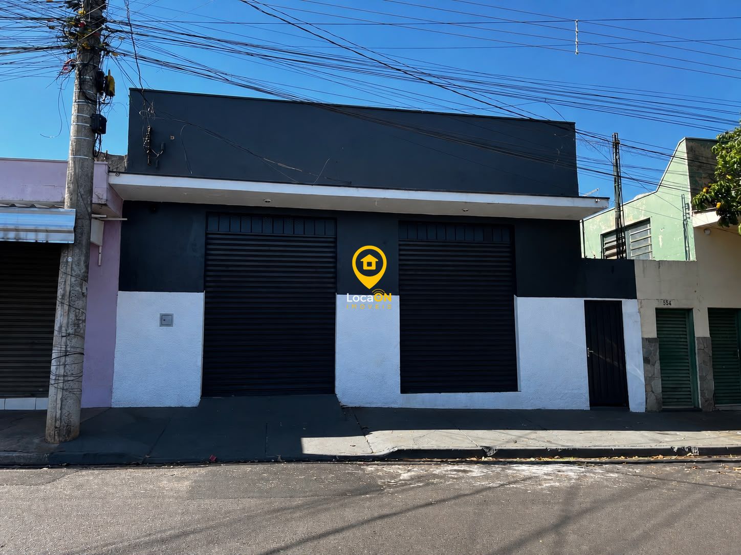 Depósito-Galpão, 240 m² - Foto 1