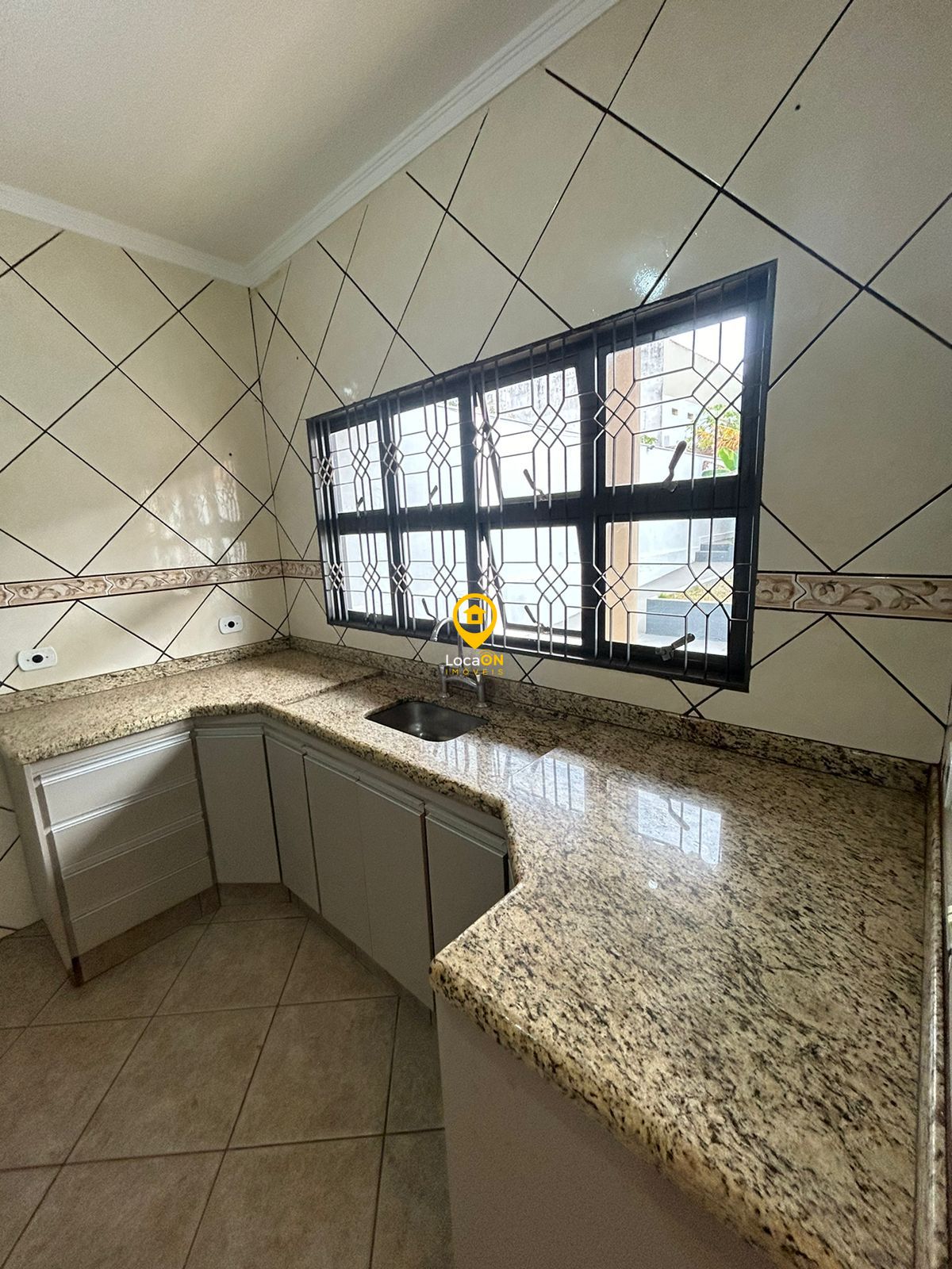 Casa para alugar com 3 quartos, 220m² - Foto 13