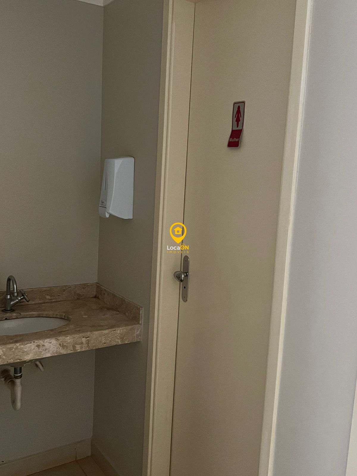 Apartamento para alugar com 3 quartos, 95m² - Foto 30