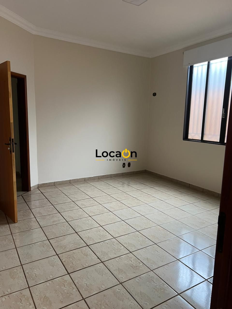 ALUGA- Casa 3 suites e 3 vagas Cidade Universitária