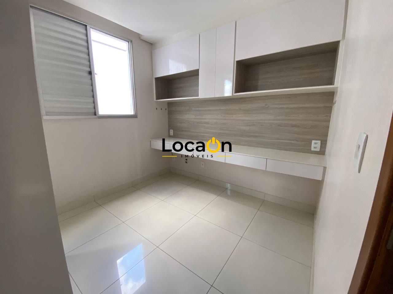 ALUGA-SE apartamento com 4 quartos no bairro Buritis em Belo Horizonte.