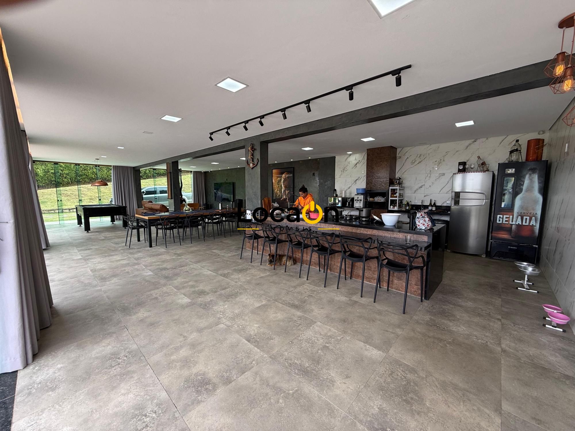 VENDE - Sitio em Esmeraldas-MG com Casa de luxo.
