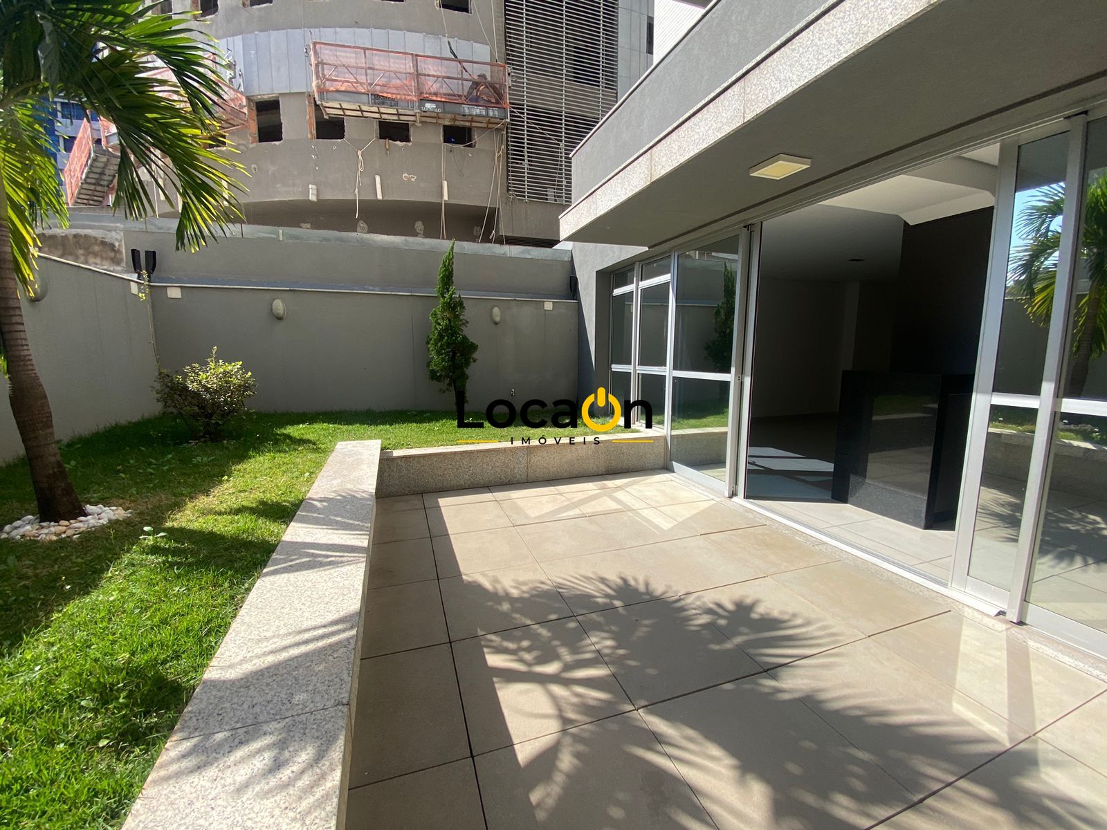 VENDE apartamento com 1 quarto no bairro de Lourdes em Belo Horizonte.