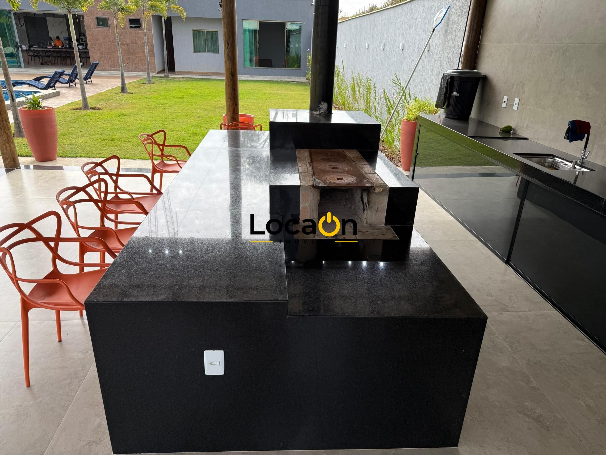 VENDE - Sitio em Esmeraldas-MG com Casa de luxo.